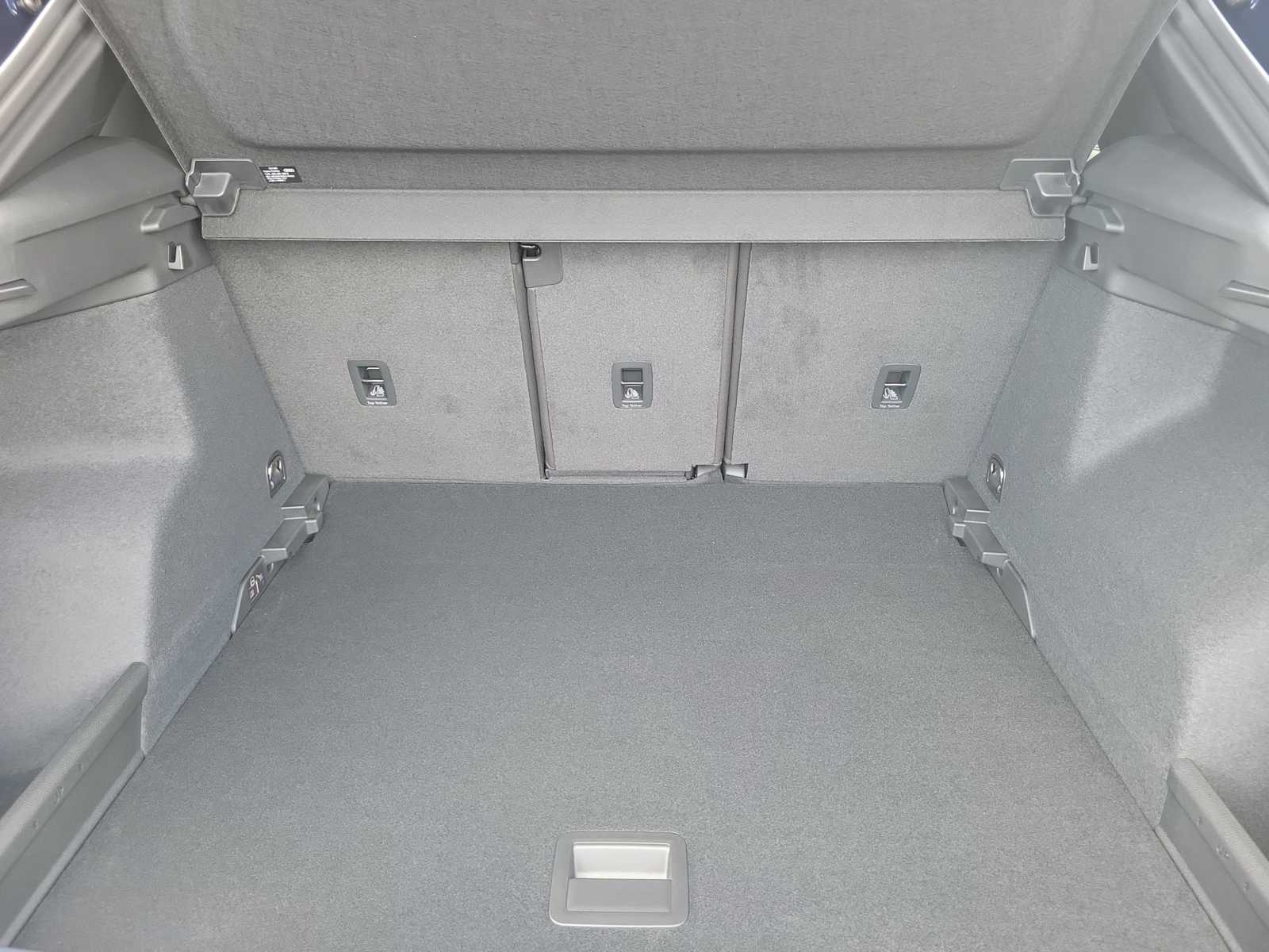 Thumbnail: 2025 Audi Q3 - 26