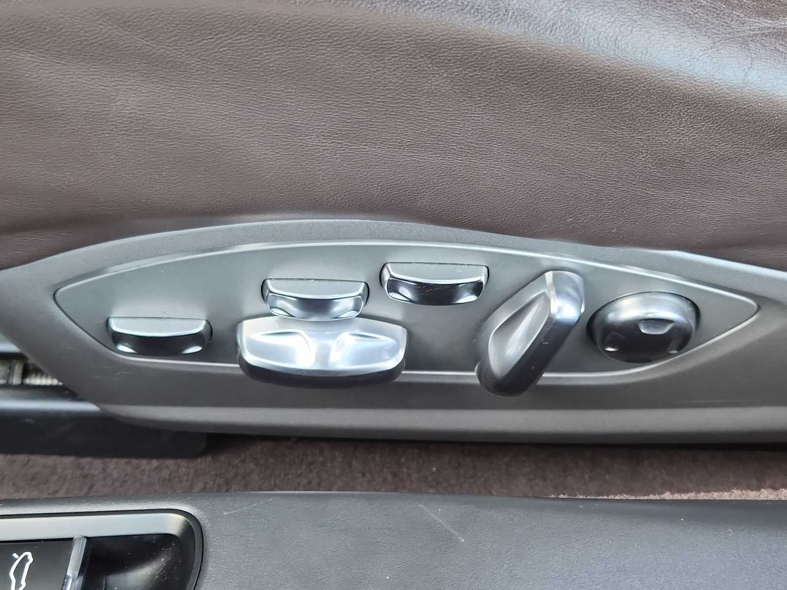 Thumbnail: 2012 Porsche 911 - 14