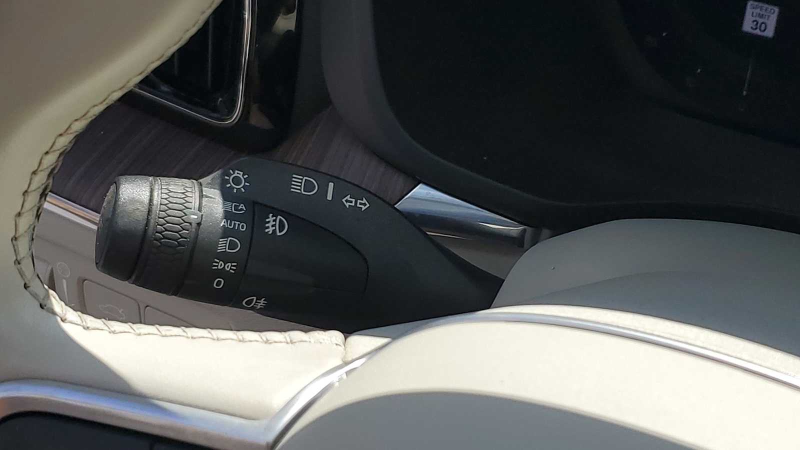 Thumbnail: 2022 Volvo XC60 - 27