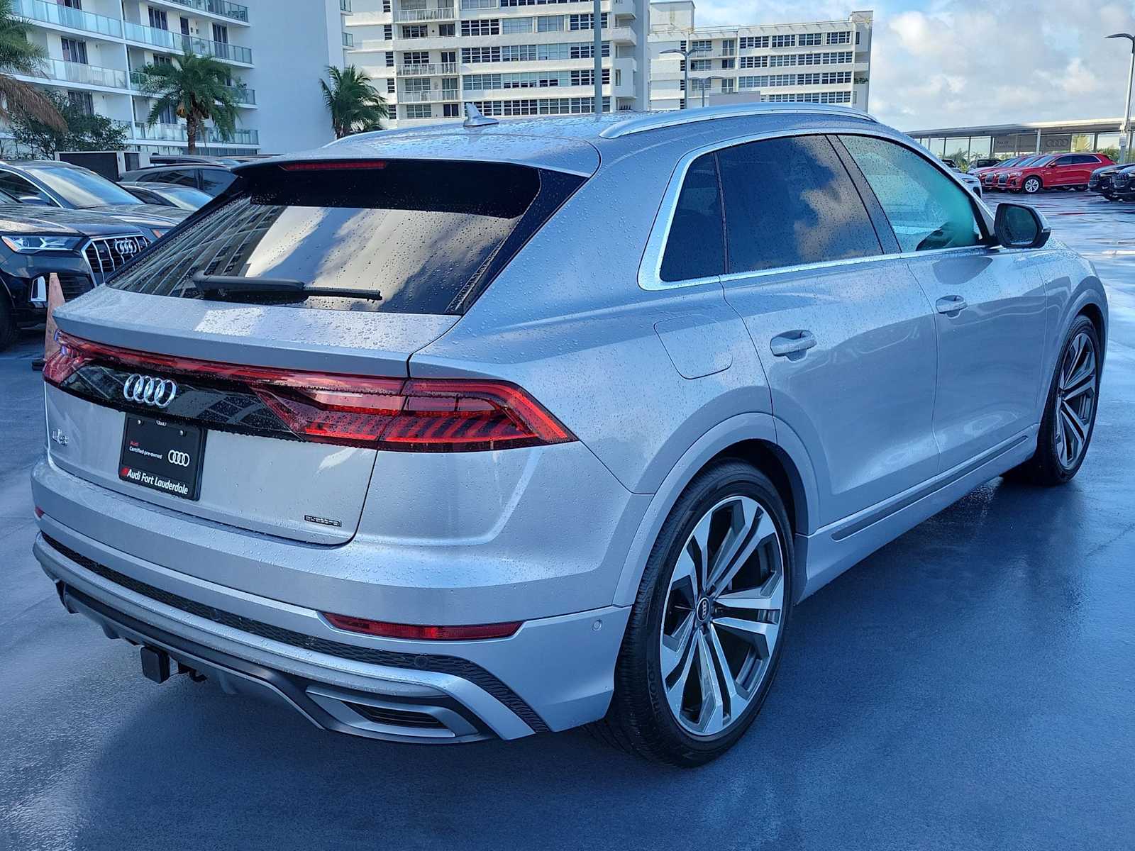 Thumbnail: 2022 Audi Q8 - 6