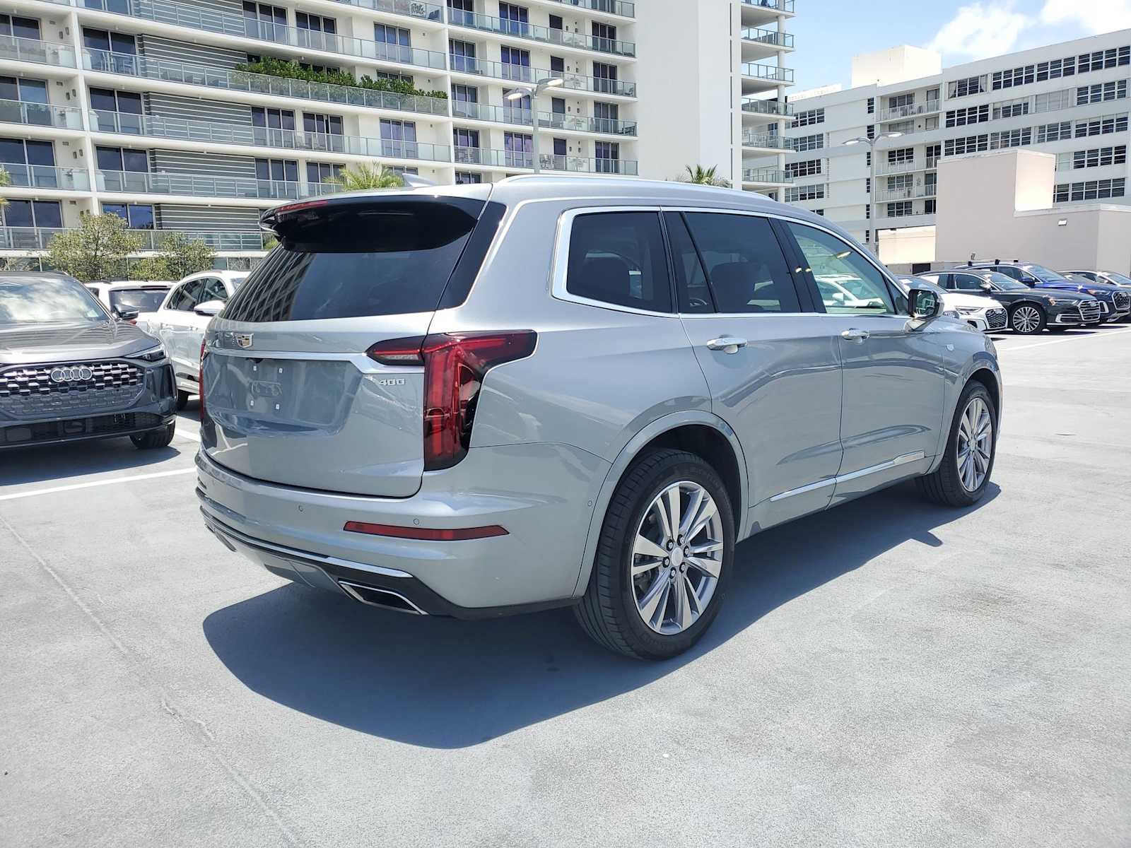 Thumbnail: 2023 Cadillac XT6 - 6