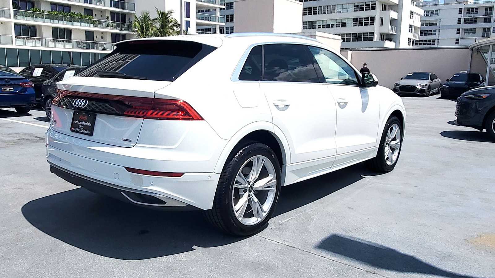 Thumbnail: 2023 Audi Q8 - 6
