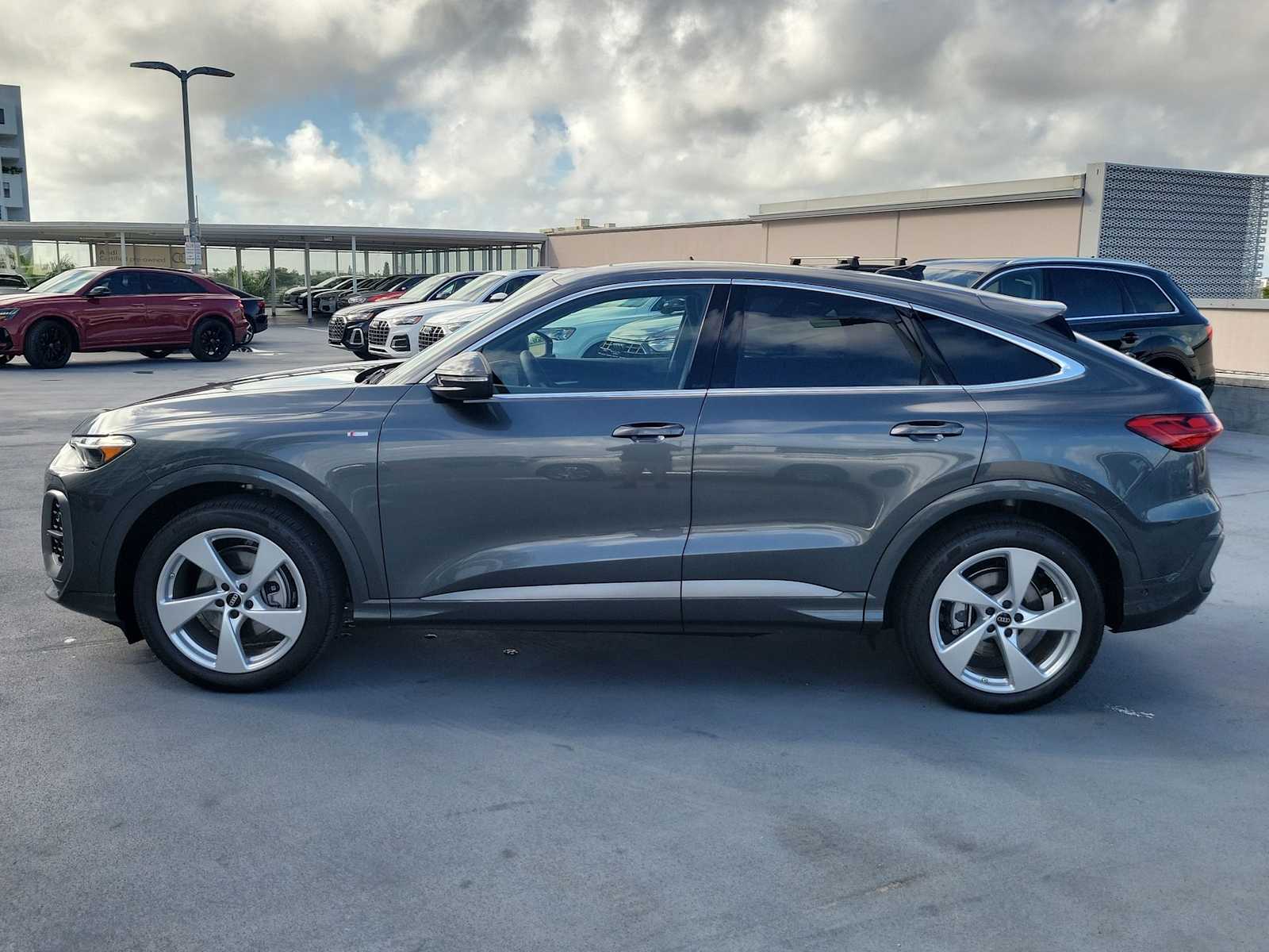 Thumbnail: 2025 Audi Q5 - 3