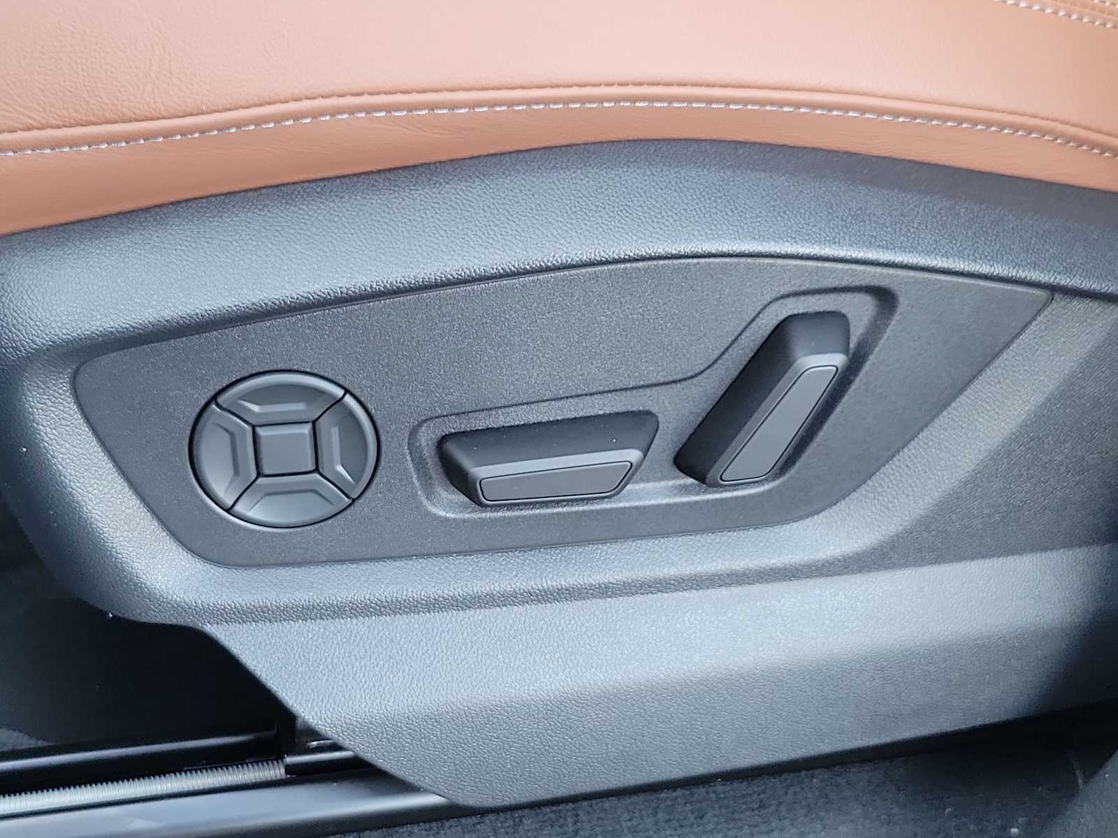 Thumbnail: 2026 Audi Q7 - 16