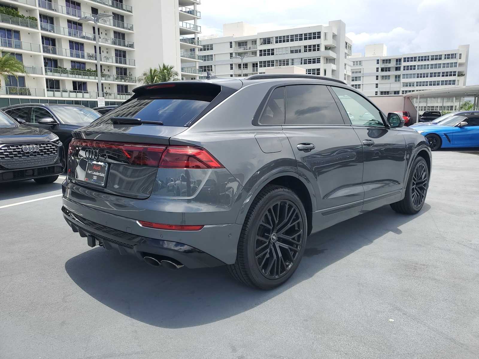 Thumbnail: 2025 Audi SQ8 - 6