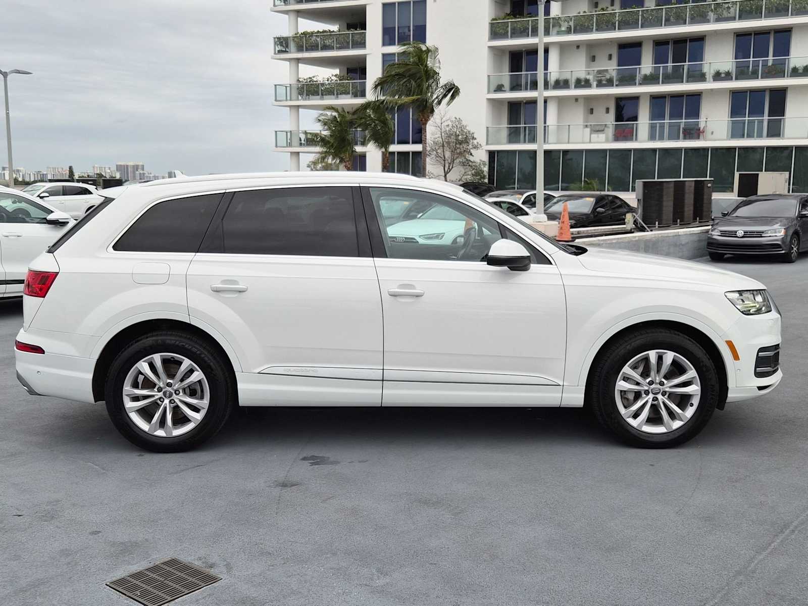 Thumbnail: 2019 Audi Q7 - 7