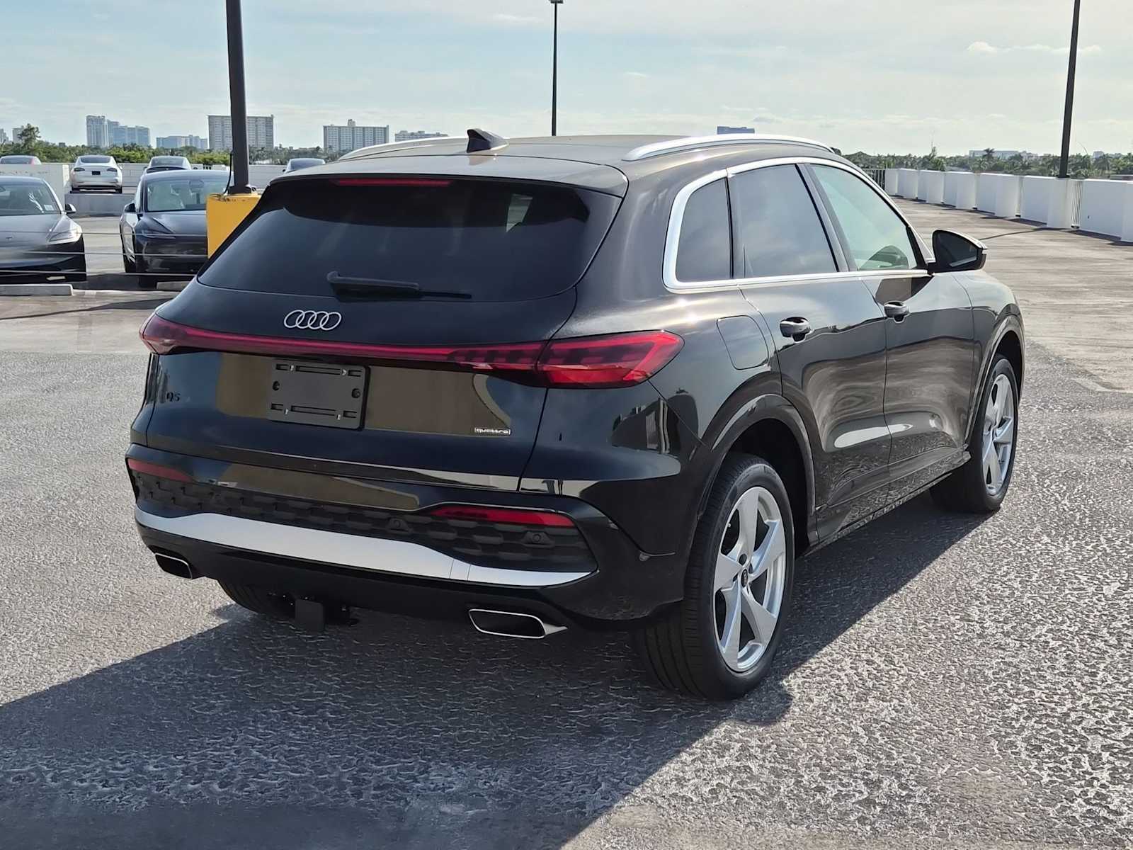 Thumbnail: 2025 Audi Q5 - 6