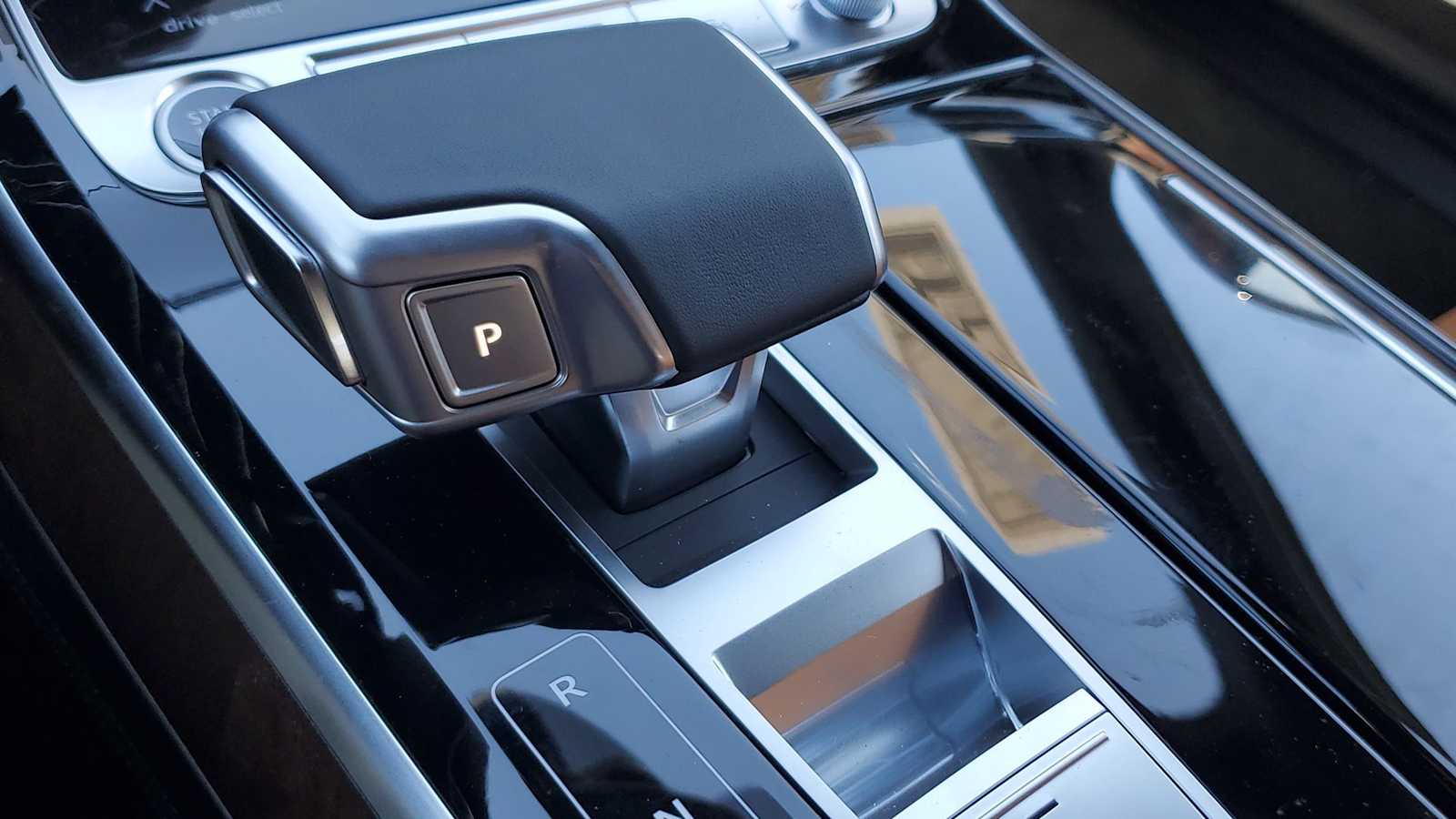 Thumbnail: 2026 Audi A8 - 32