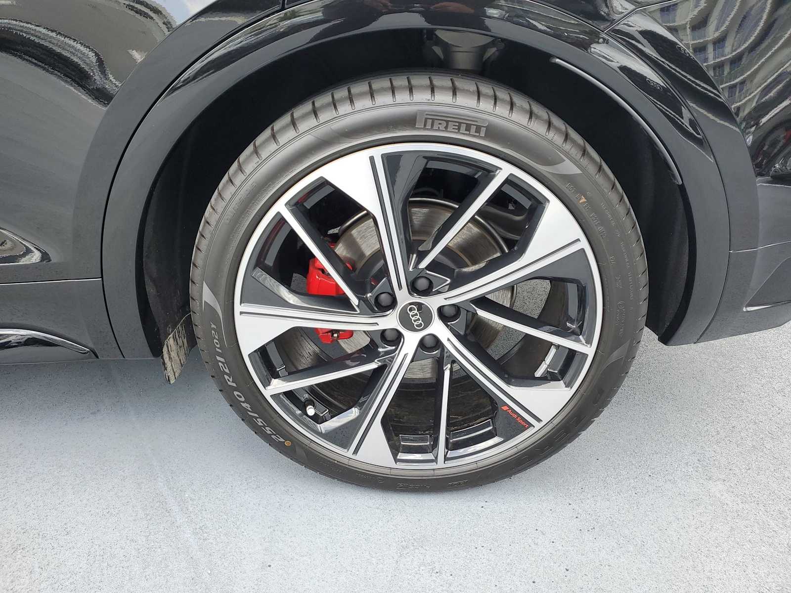 Thumbnail: 2023 Audi SQ5 - 13