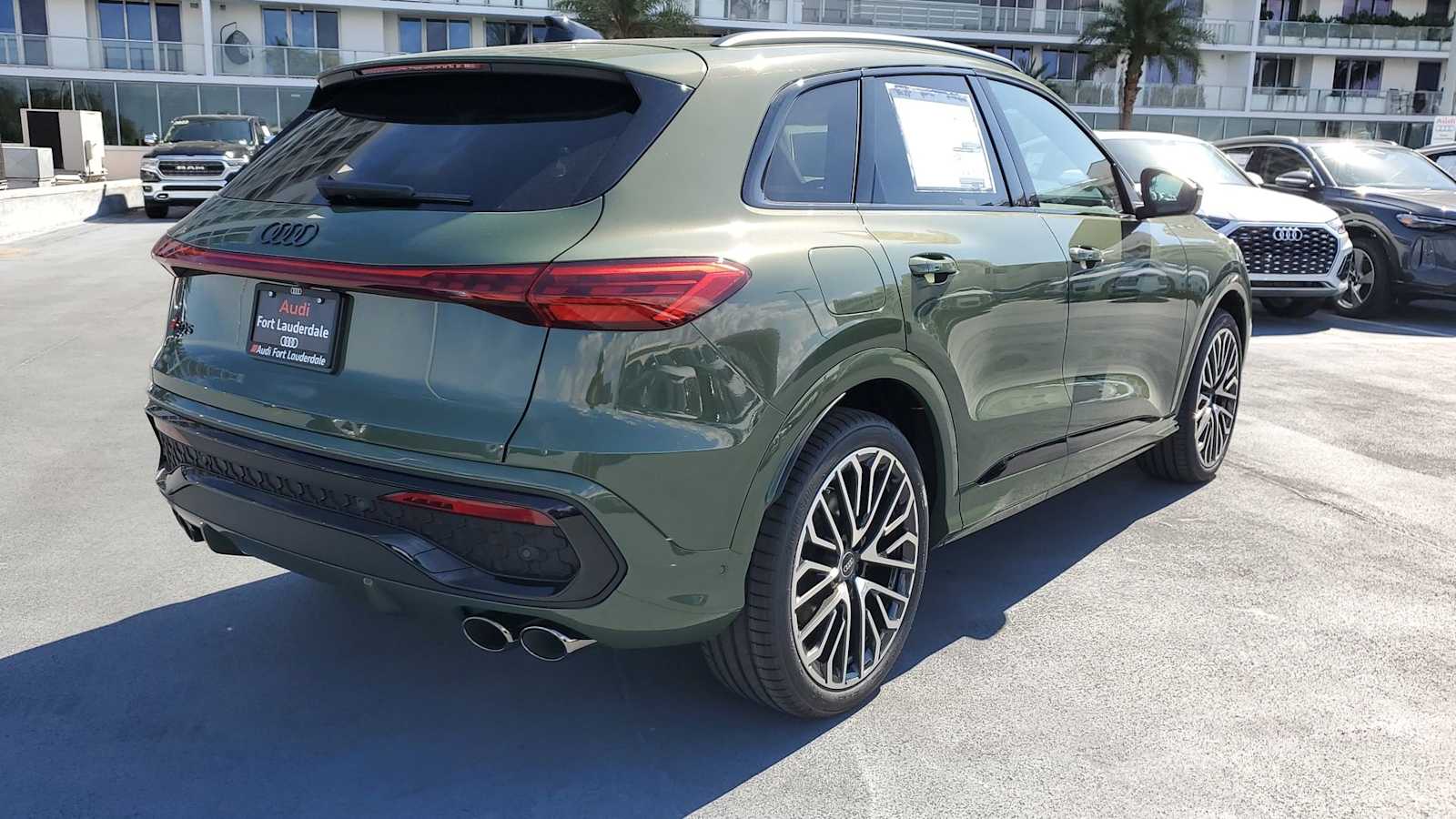 Thumbnail: 2025 Audi SQ5 - 6