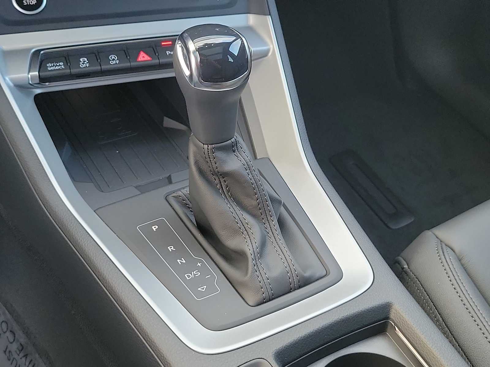 Thumbnail: 2025 Audi Q3 - 25