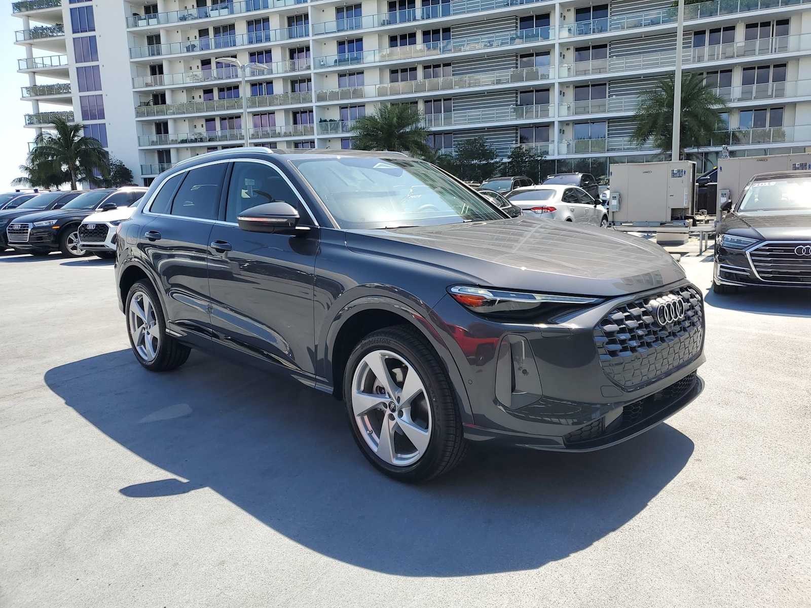 Thumbnail: 2025 Audi Q5 - 8