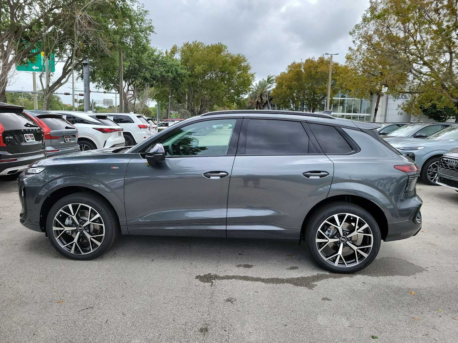 Thumbnail: 2026 Audi Q3 - 3