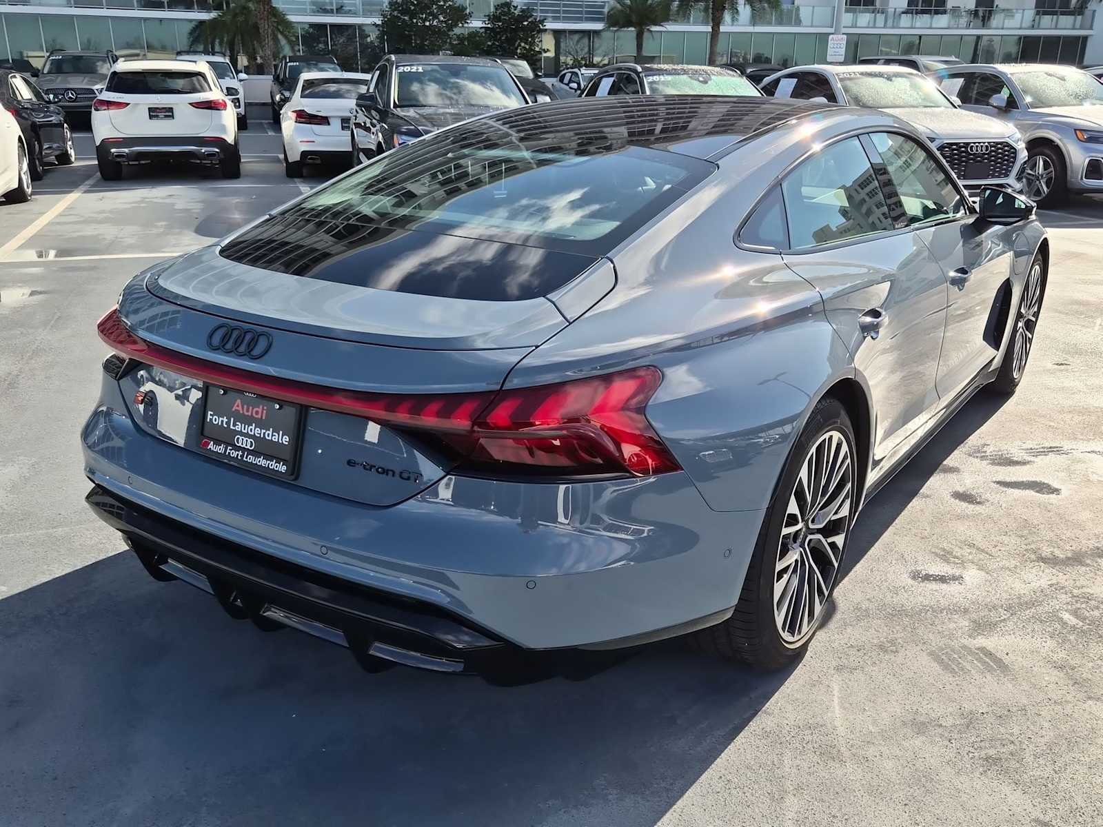 Thumbnail: 2026 Audi e-tron GT - 6