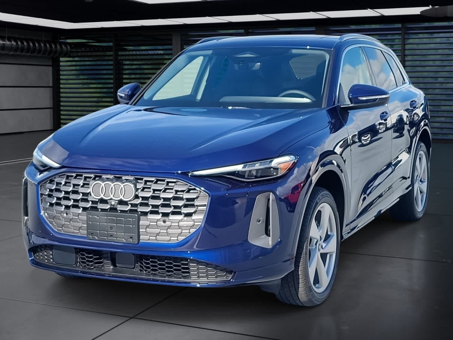 Thumbnail: 2025 Audi Q5 - 1