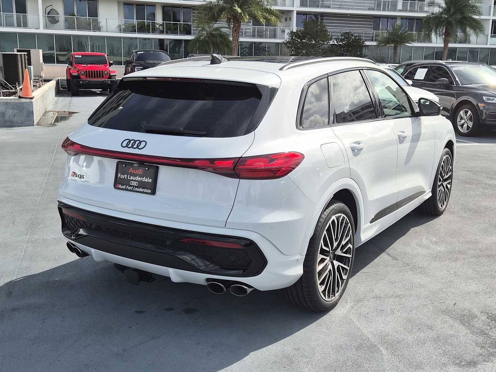 Thumbnail: 2025 Audi SQ5 - 6