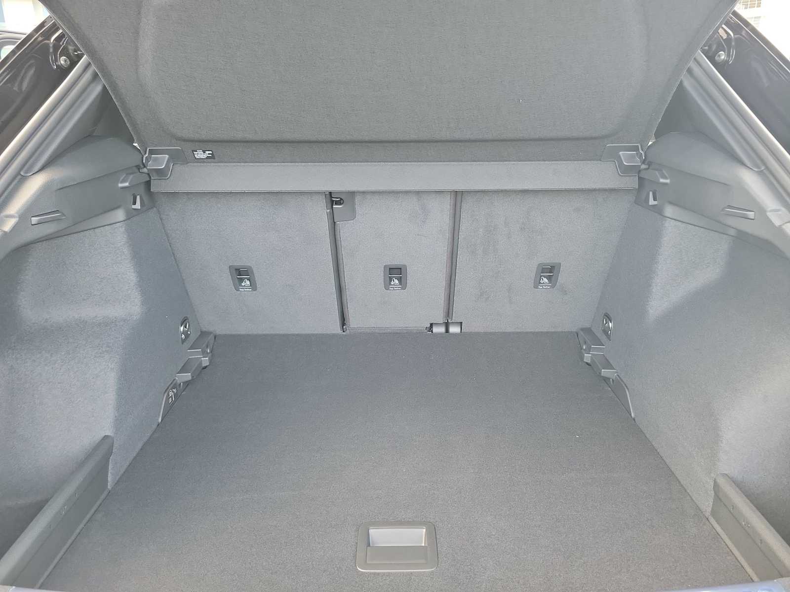 Thumbnail: 2025 Audi Q3 - 26