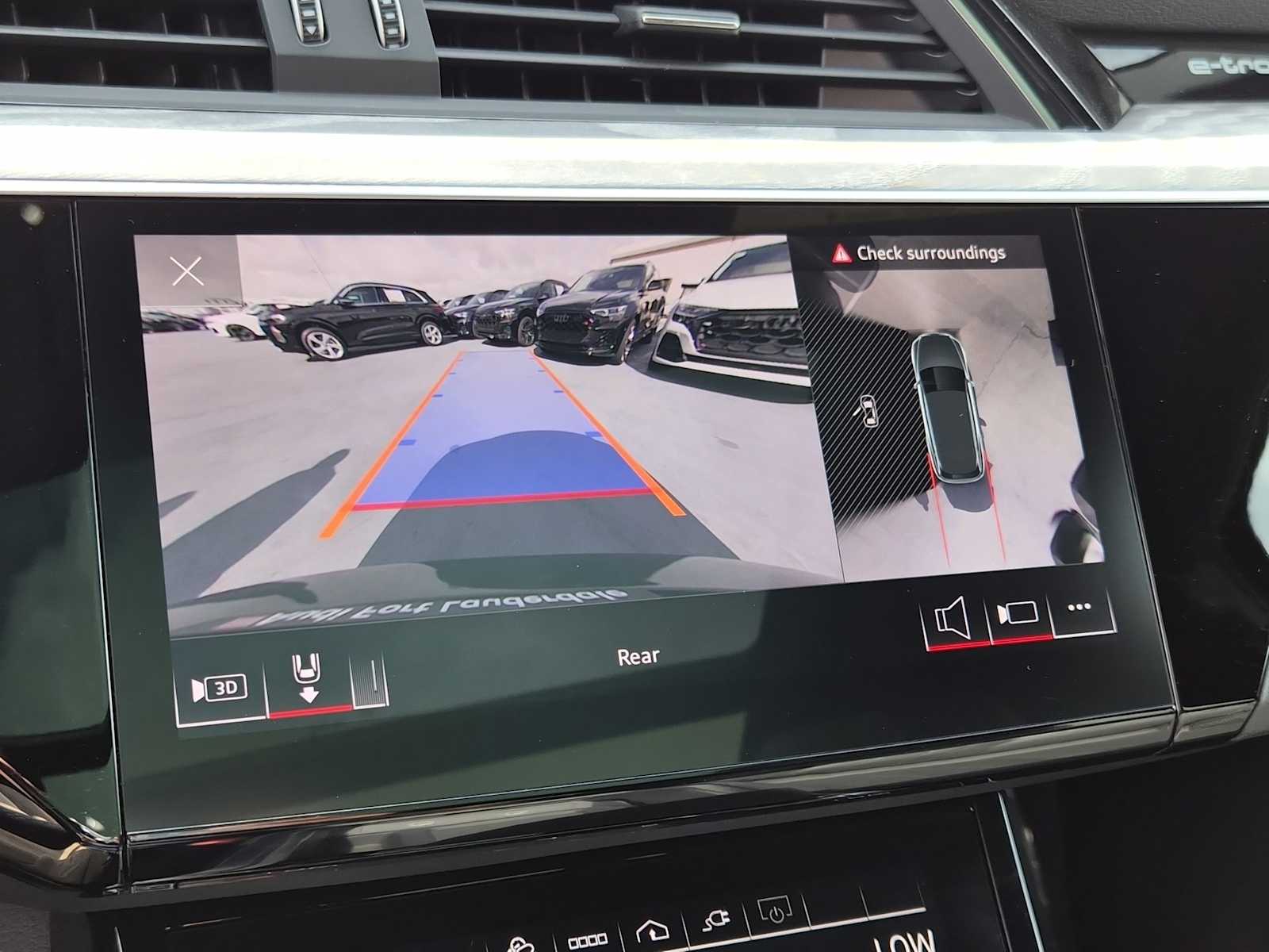 Thumbnail: 2023 Audi e-tron - 24