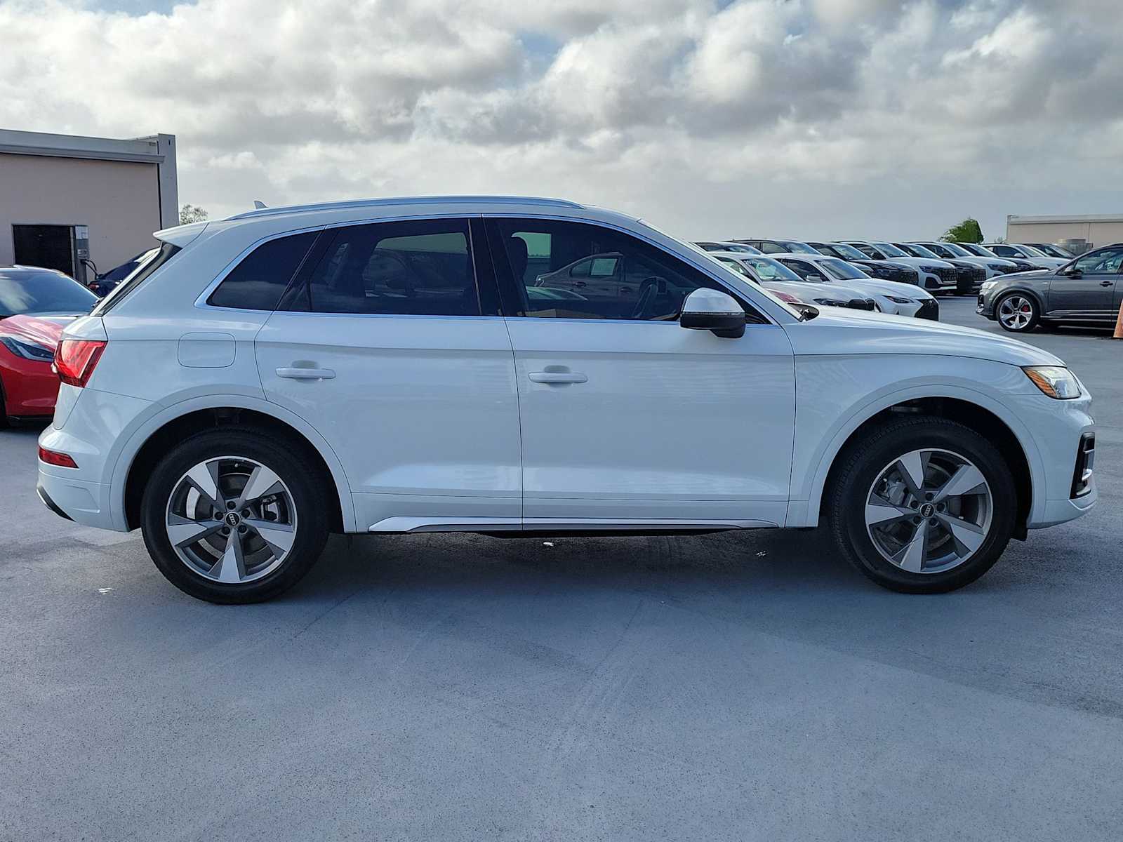 Thumbnail: 2023 Audi Q5 - 7