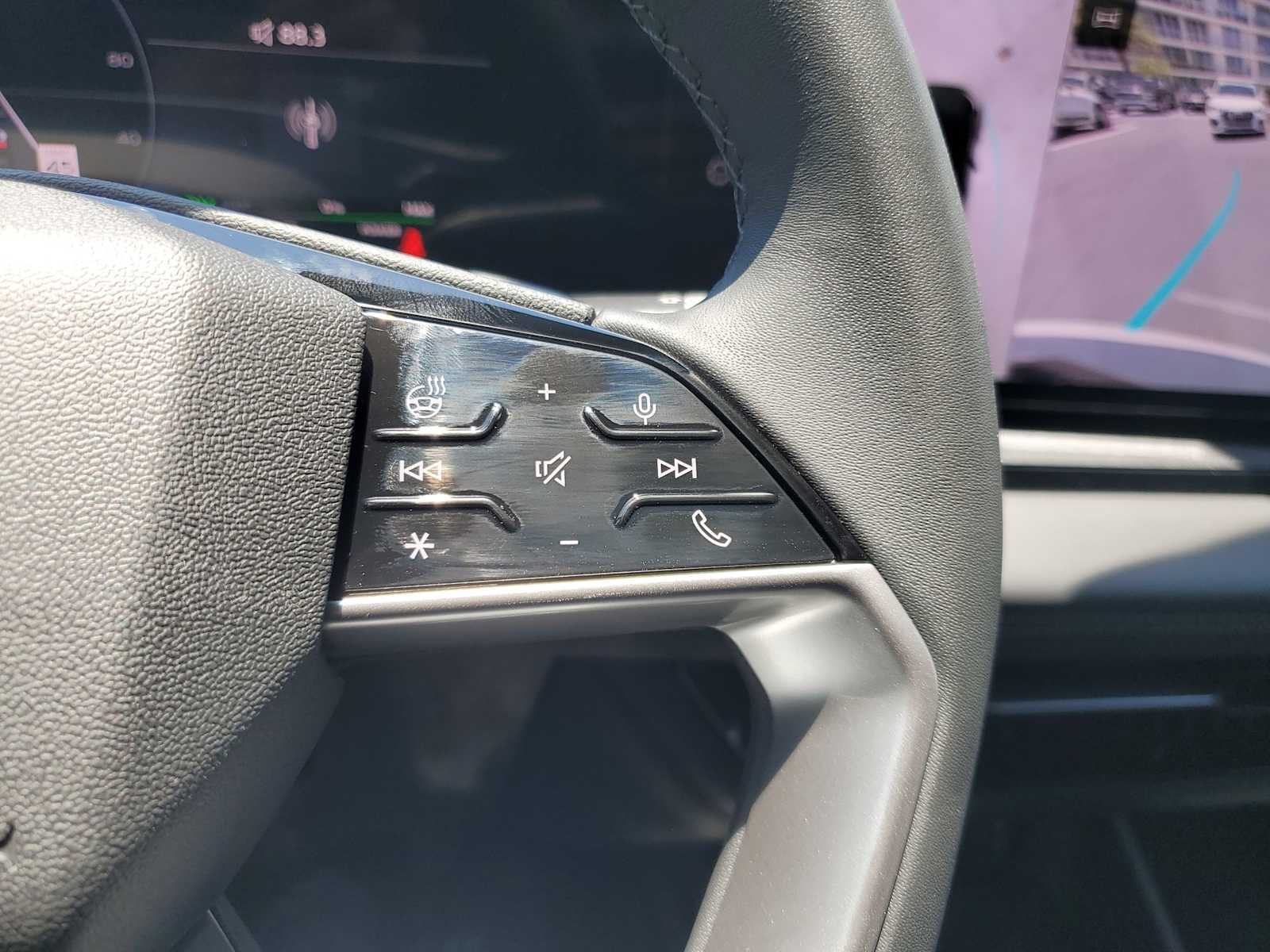 Thumbnail: 2025 Audi Q6 e-tron - 18