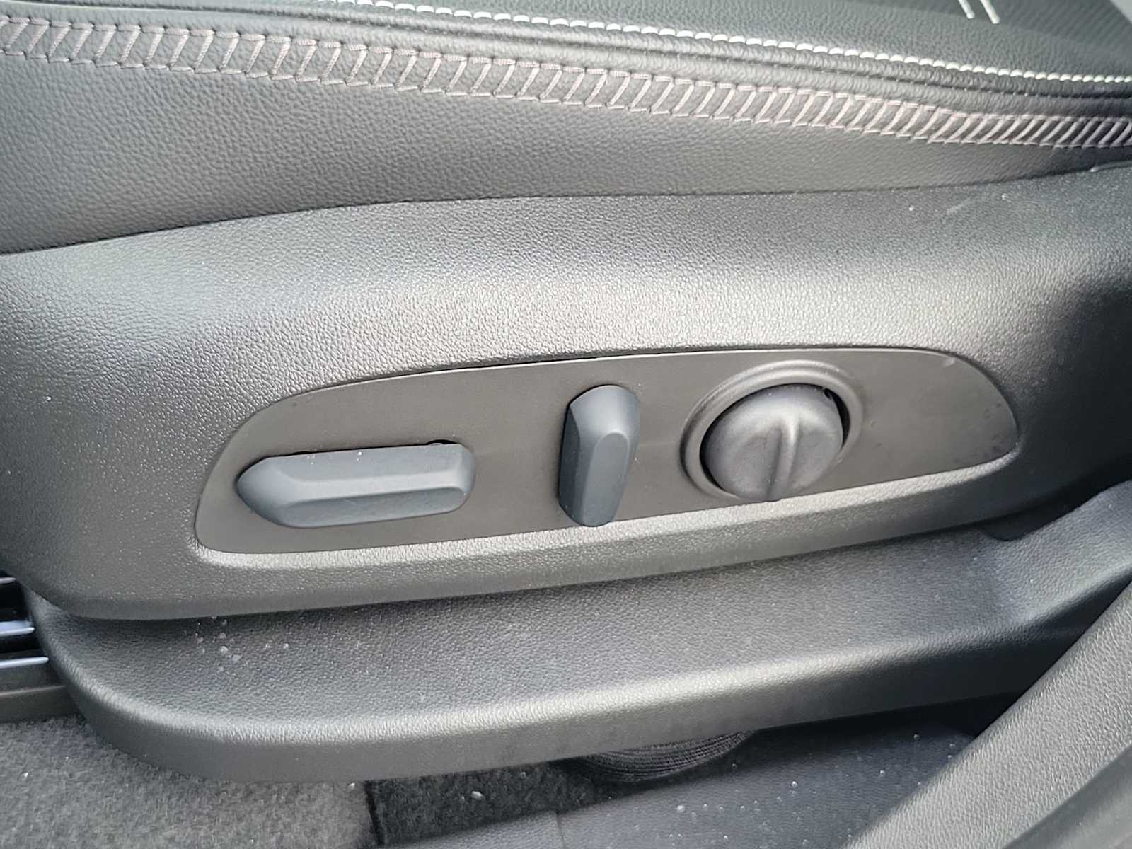 Thumbnail: 2022 GMC Terrain - 16