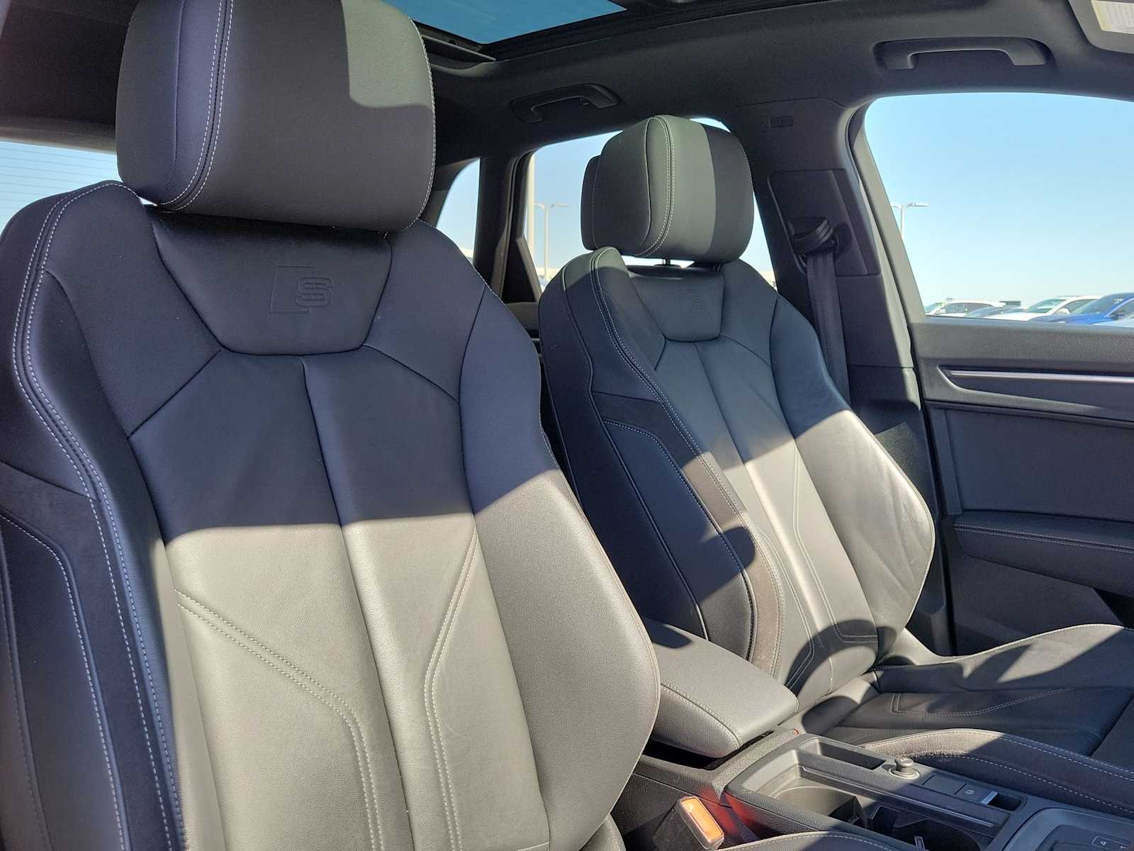 Thumbnail: 2022 Audi Q3 - 21