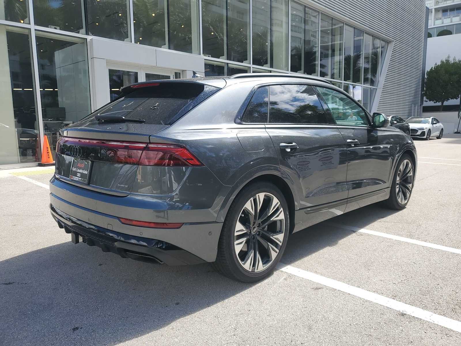 Thumbnail: 2025 Audi Q8 - 5