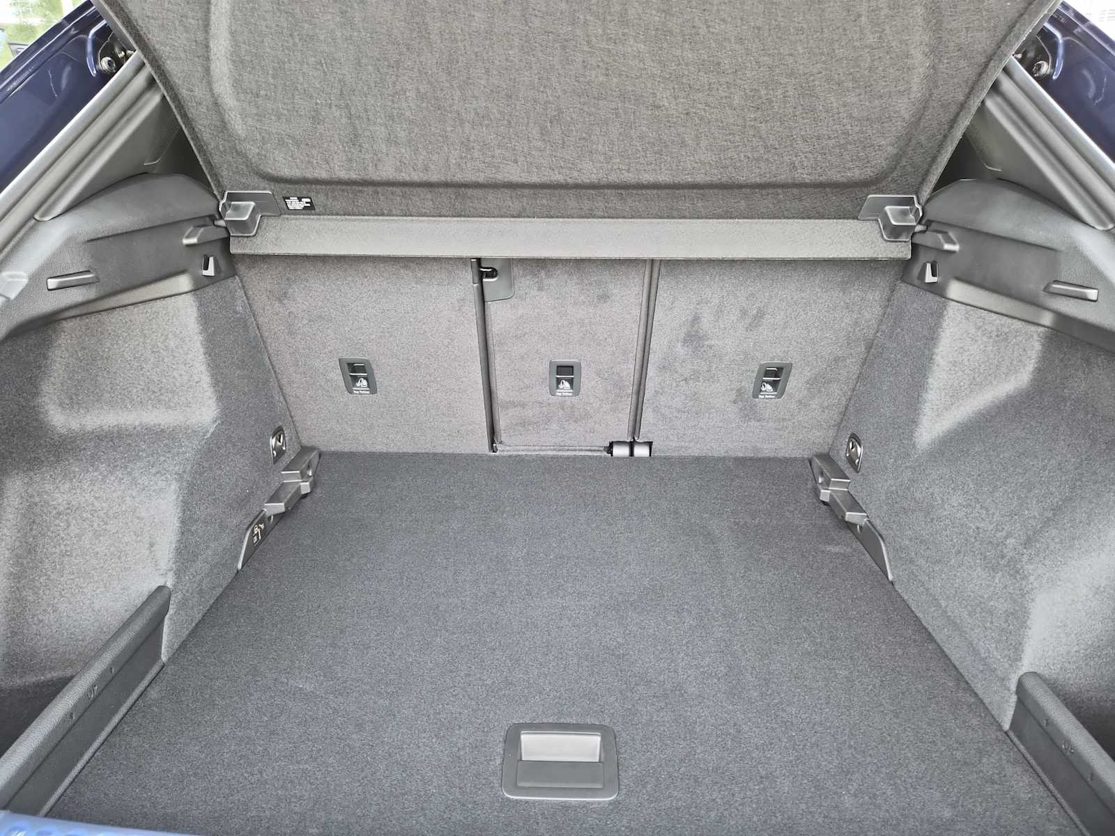 Thumbnail: 2025 Audi Q3 - 27