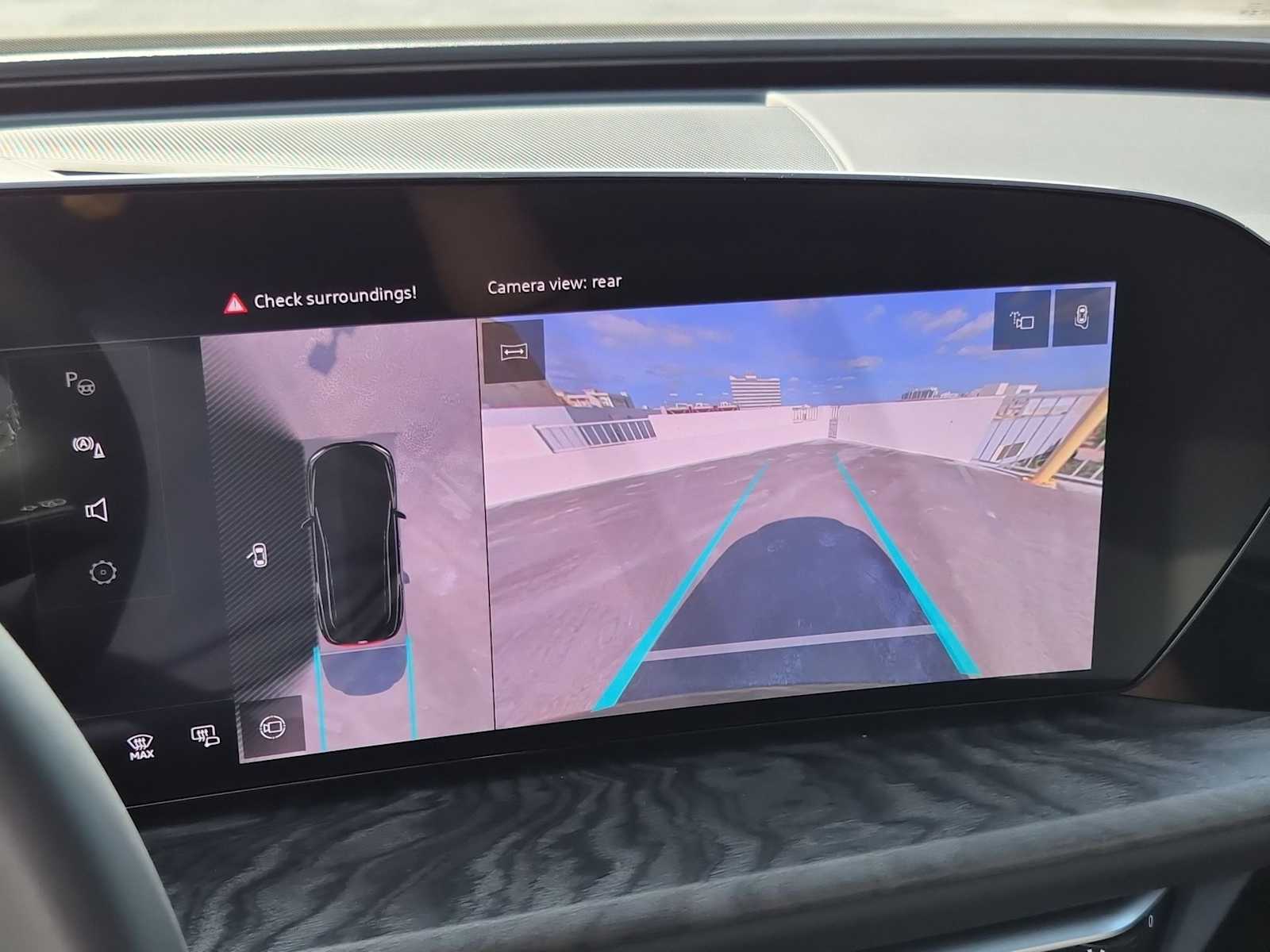 Thumbnail: 2025 Audi Q5 - 24