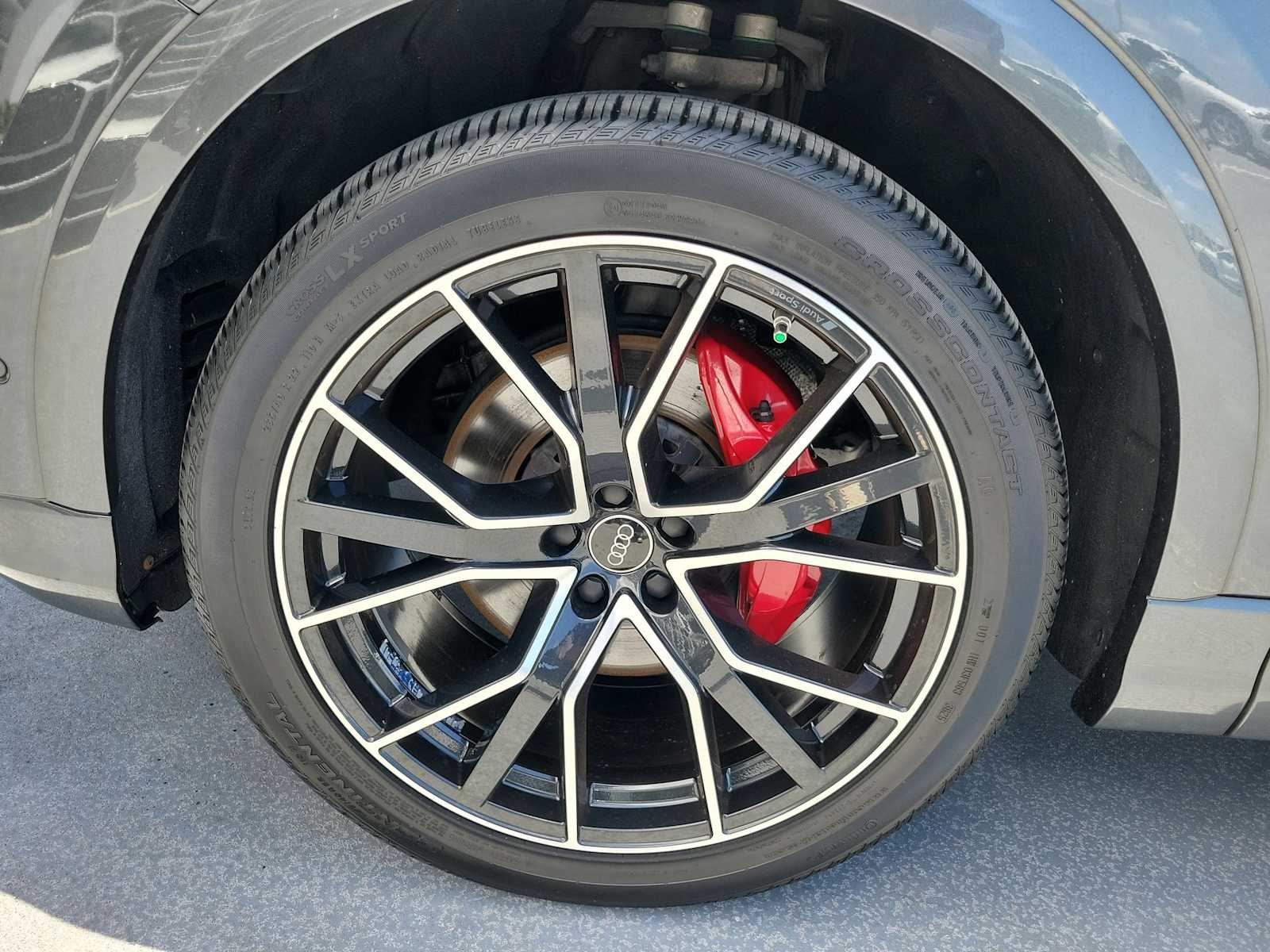 Thumbnail: 2023 Audi Q8 - 13