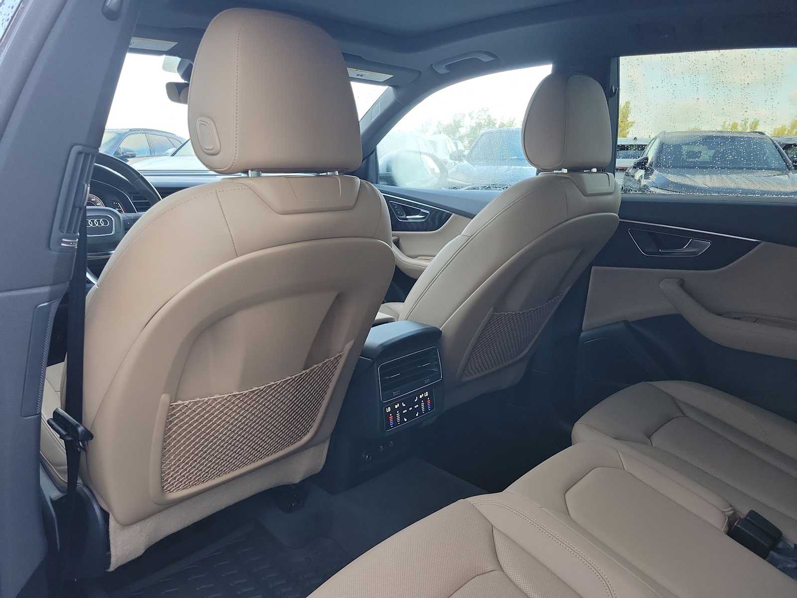 Thumbnail: 2022 Audi Q8 - 18