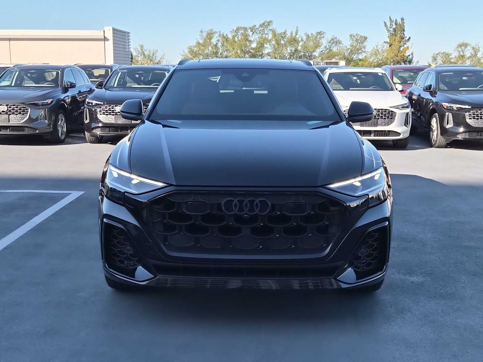 Thumbnail: 2026 Audi Q8 - 9