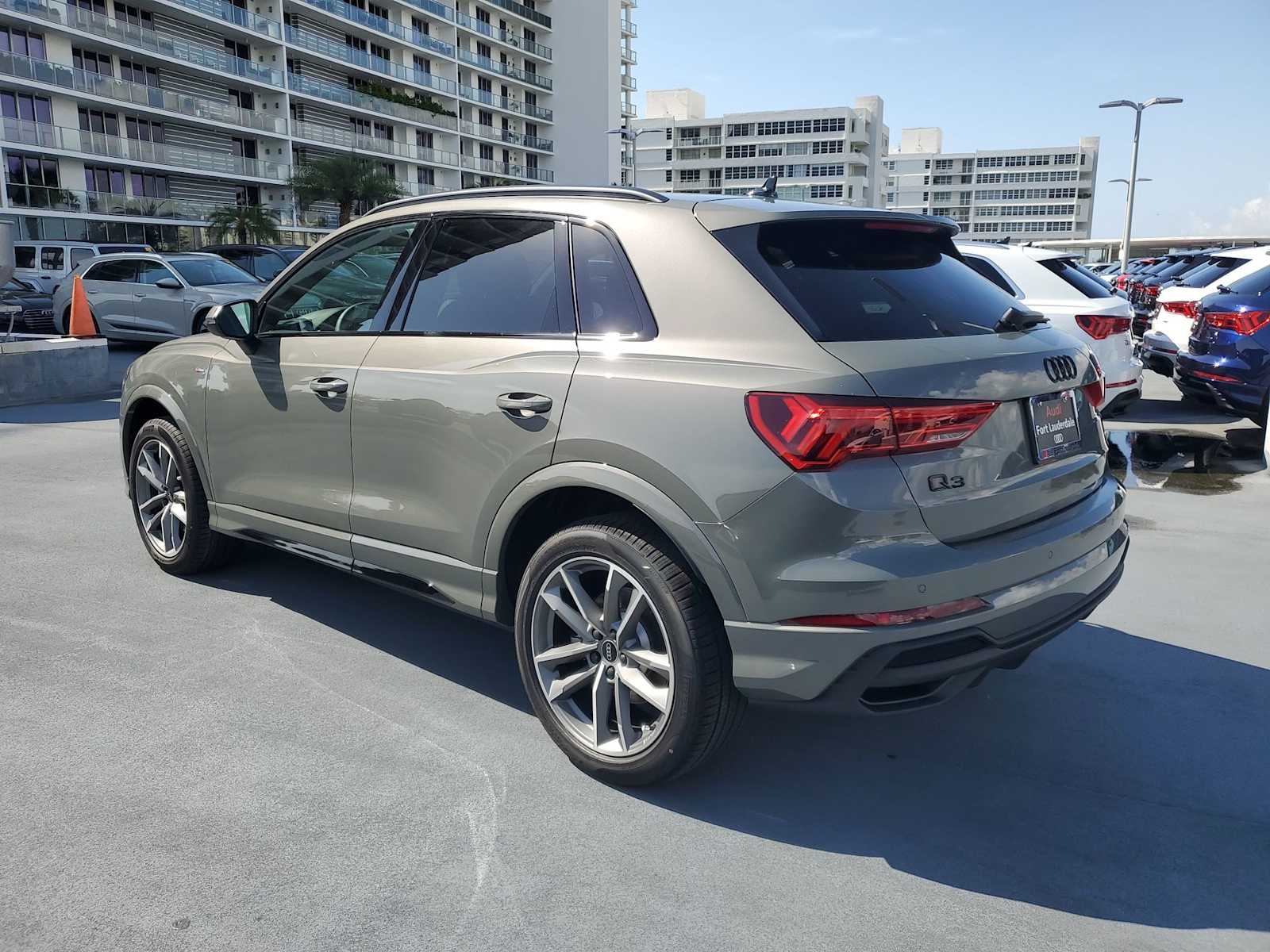 Thumbnail: 2025 Audi Q3 - 4