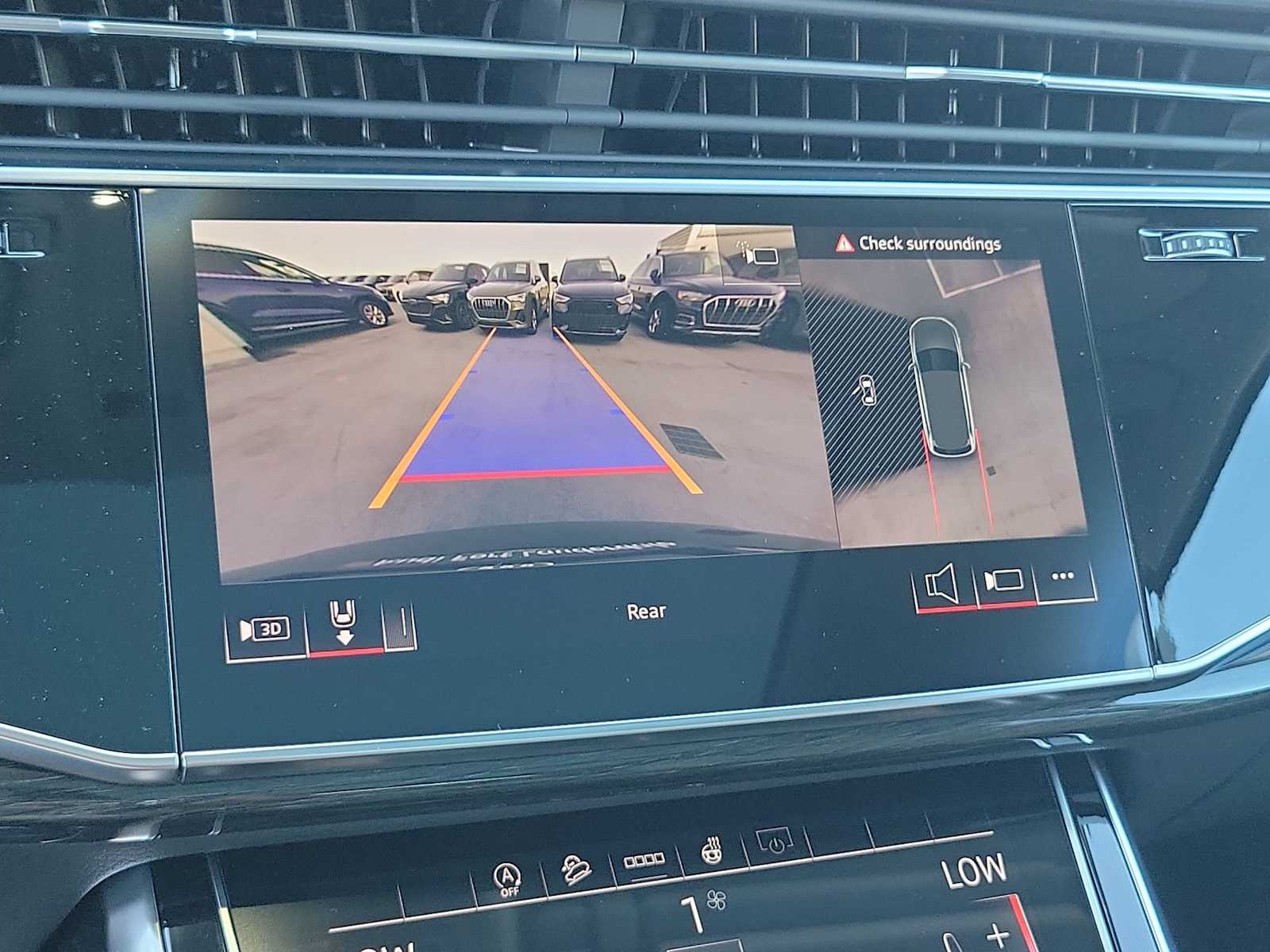 Thumbnail: 2026 Audi Q7 - 24