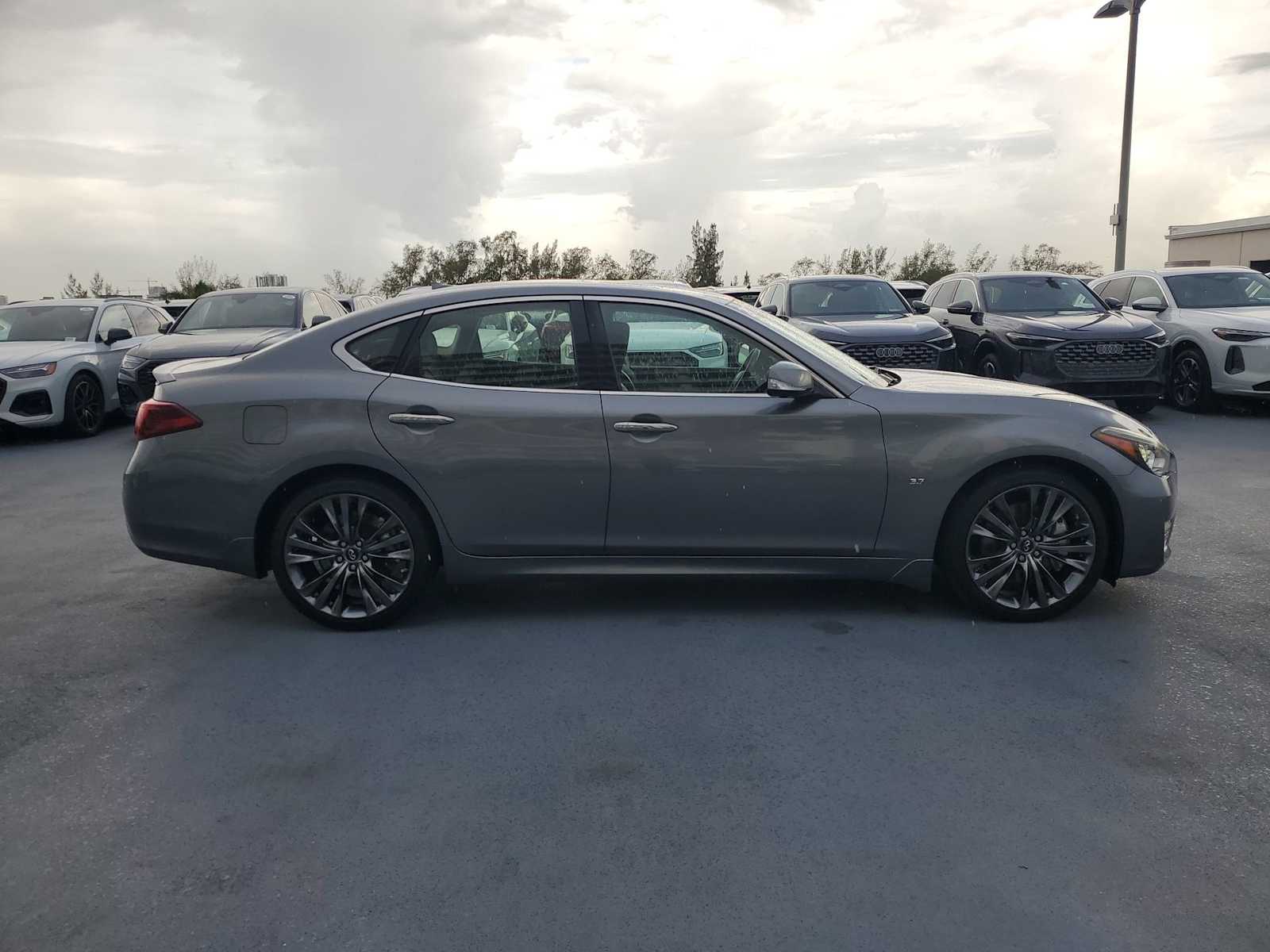 Thumbnail: 2017 INFINITI Q70 - 7