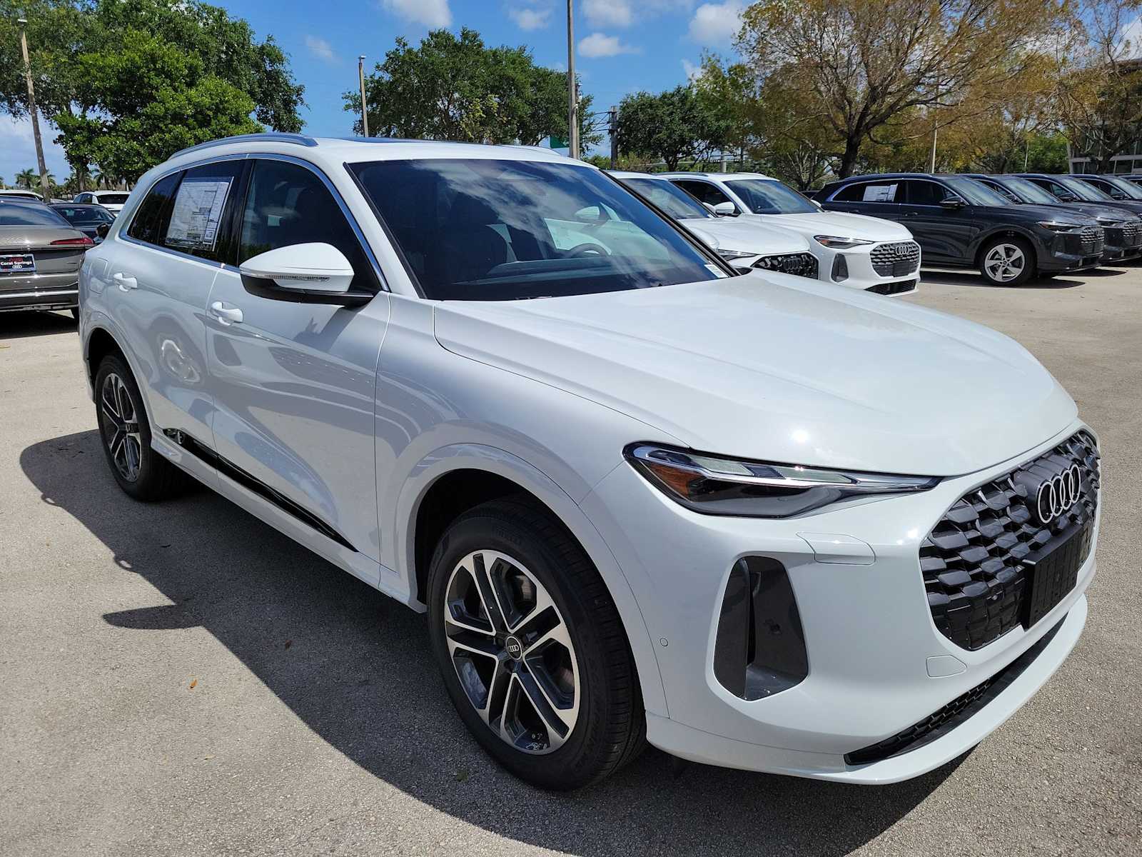 Thumbnail: 2026 Audi Q5 - 14