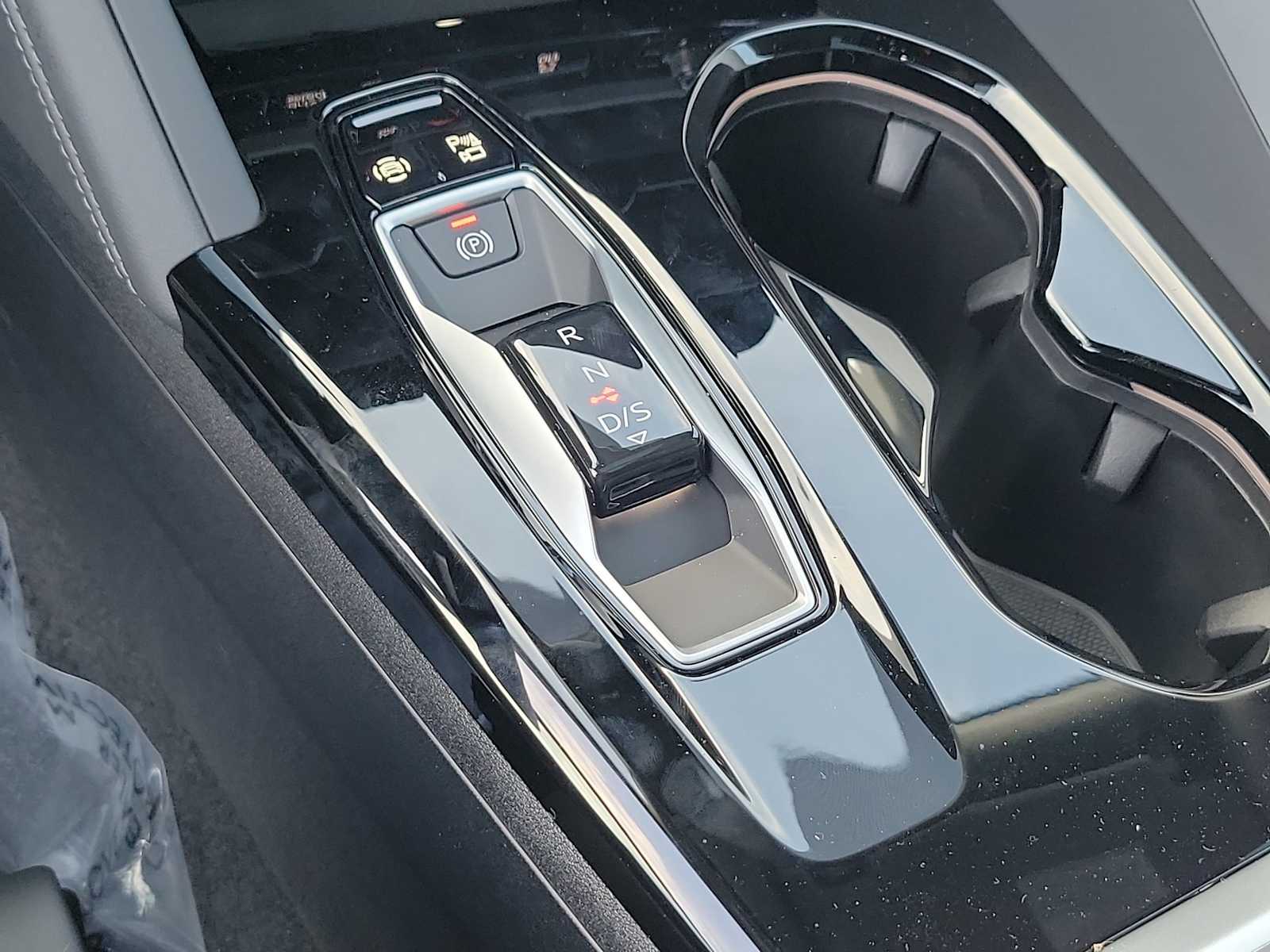 Thumbnail: 2025 Audi Q5 - 25