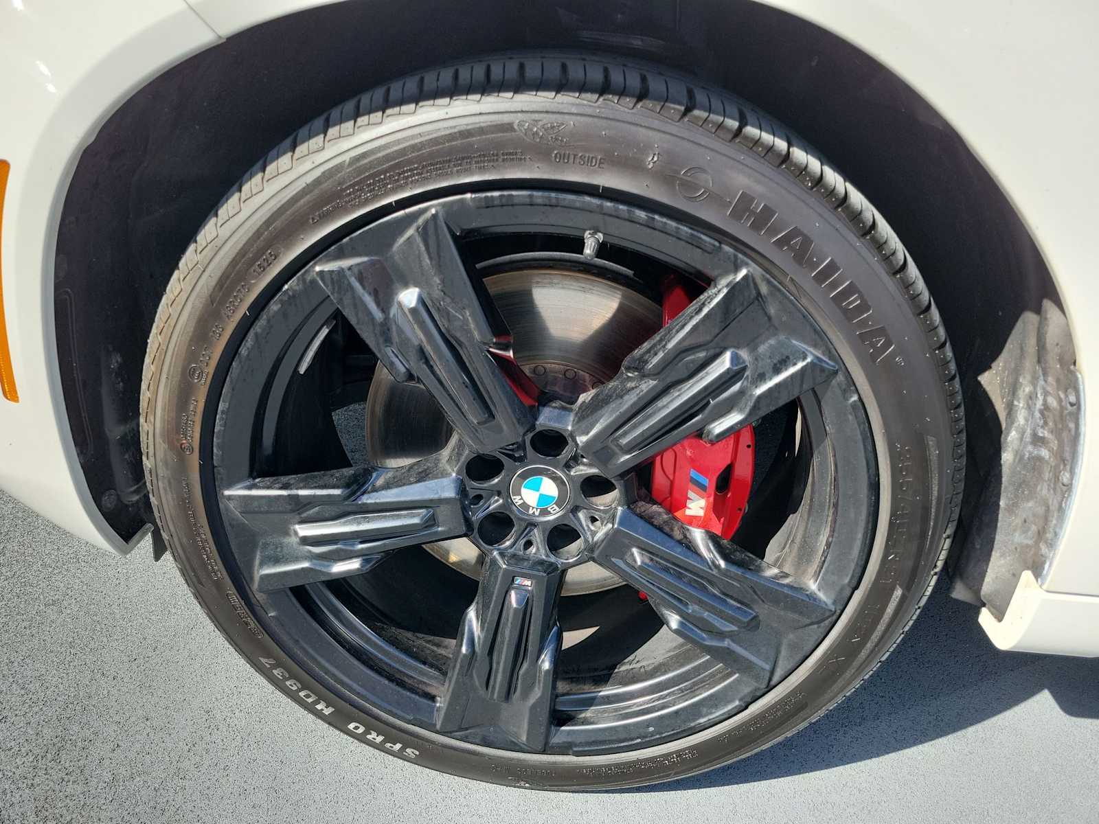 Thumbnail: 2026 BMW M5 - 13