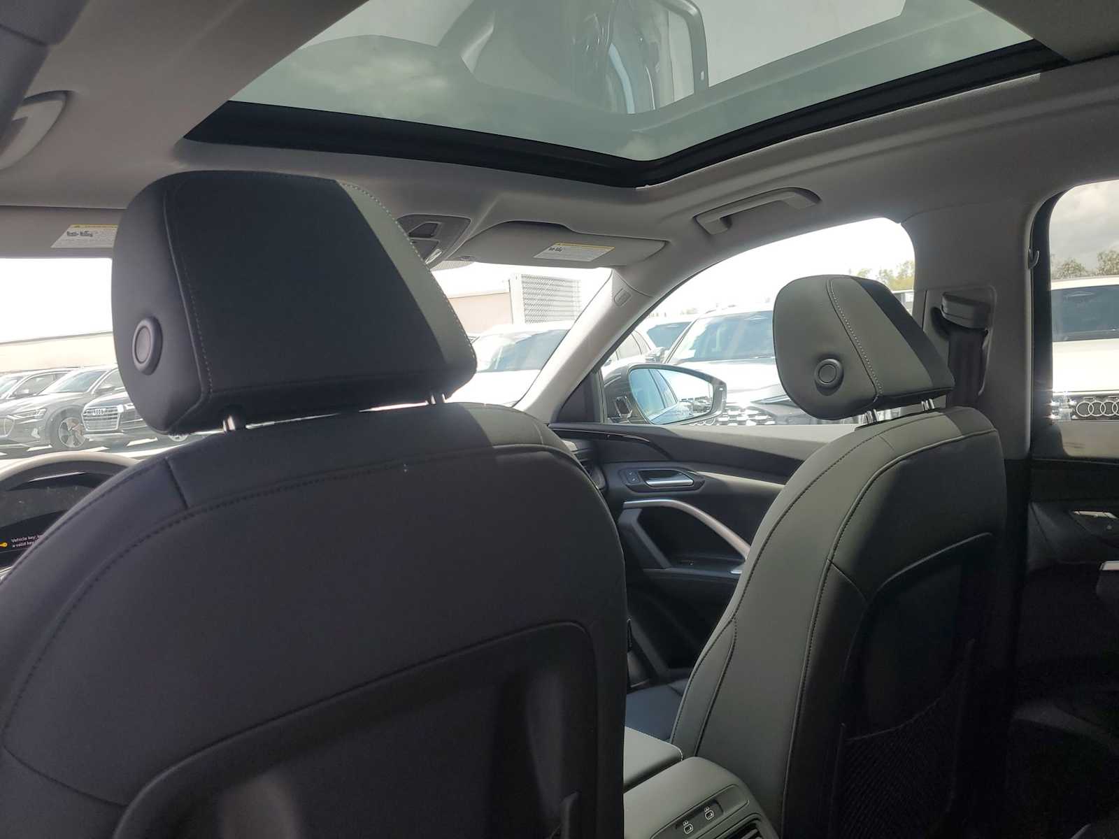 Thumbnail: 2025 Audi Q5 - 14