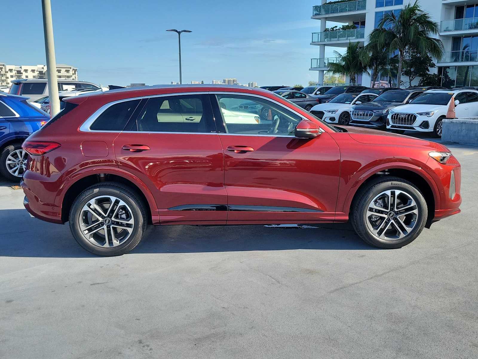 Thumbnail: 2025 Audi Q5 - 7