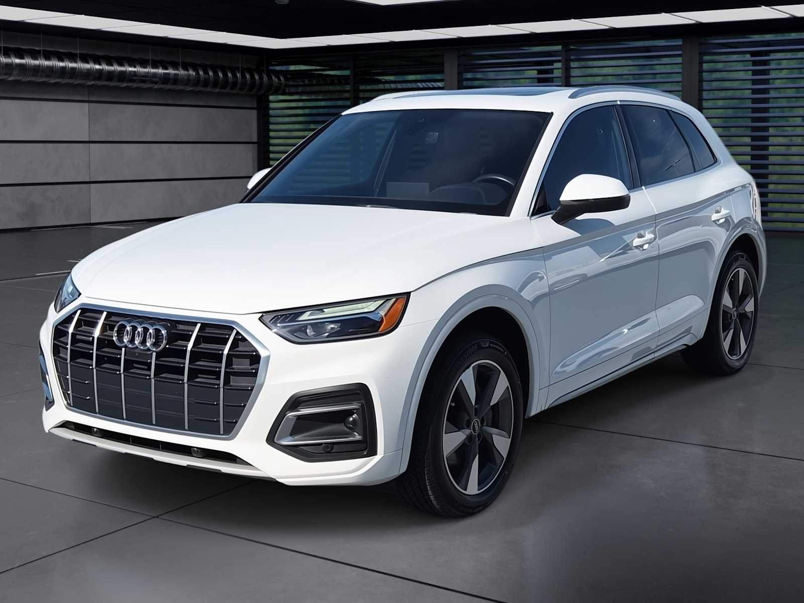 Thumbnail: 2022 Audi Q5 - 1