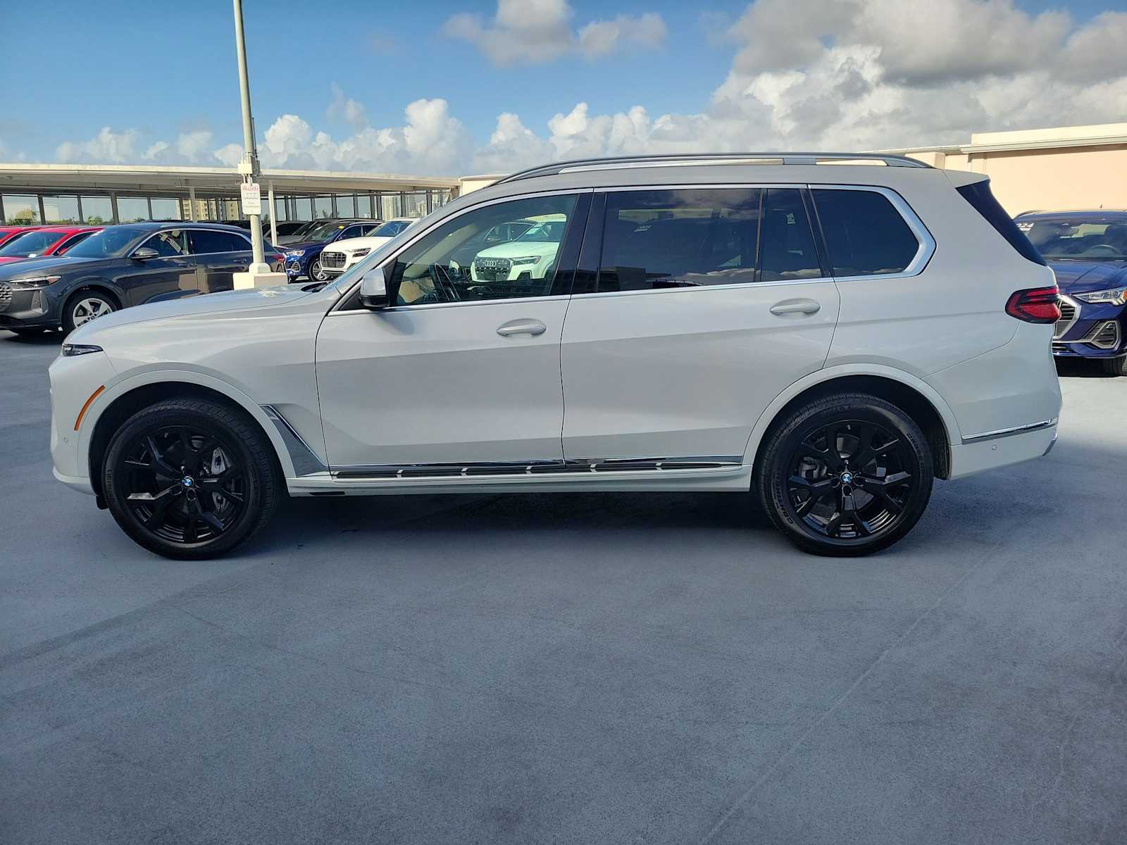 Thumbnail: 2025 BMW X7 - 3