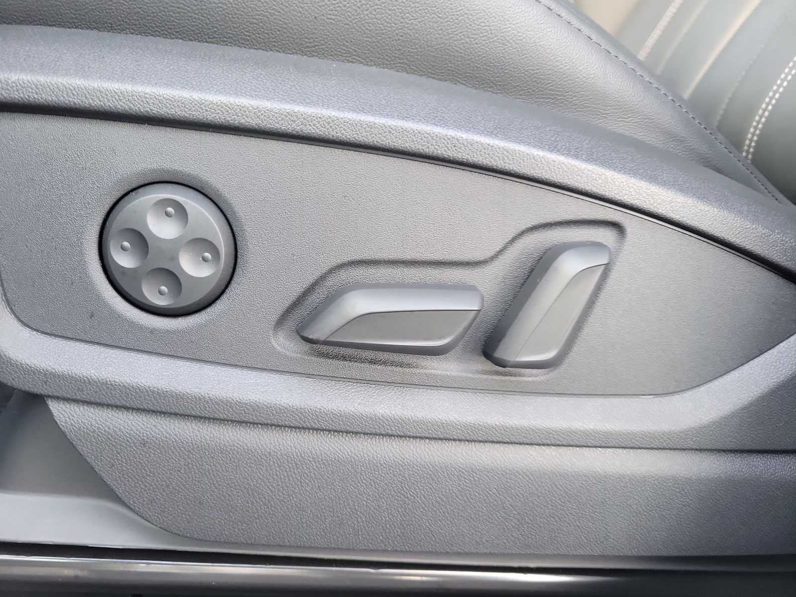 Thumbnail: 2025 Audi Q5 - 17