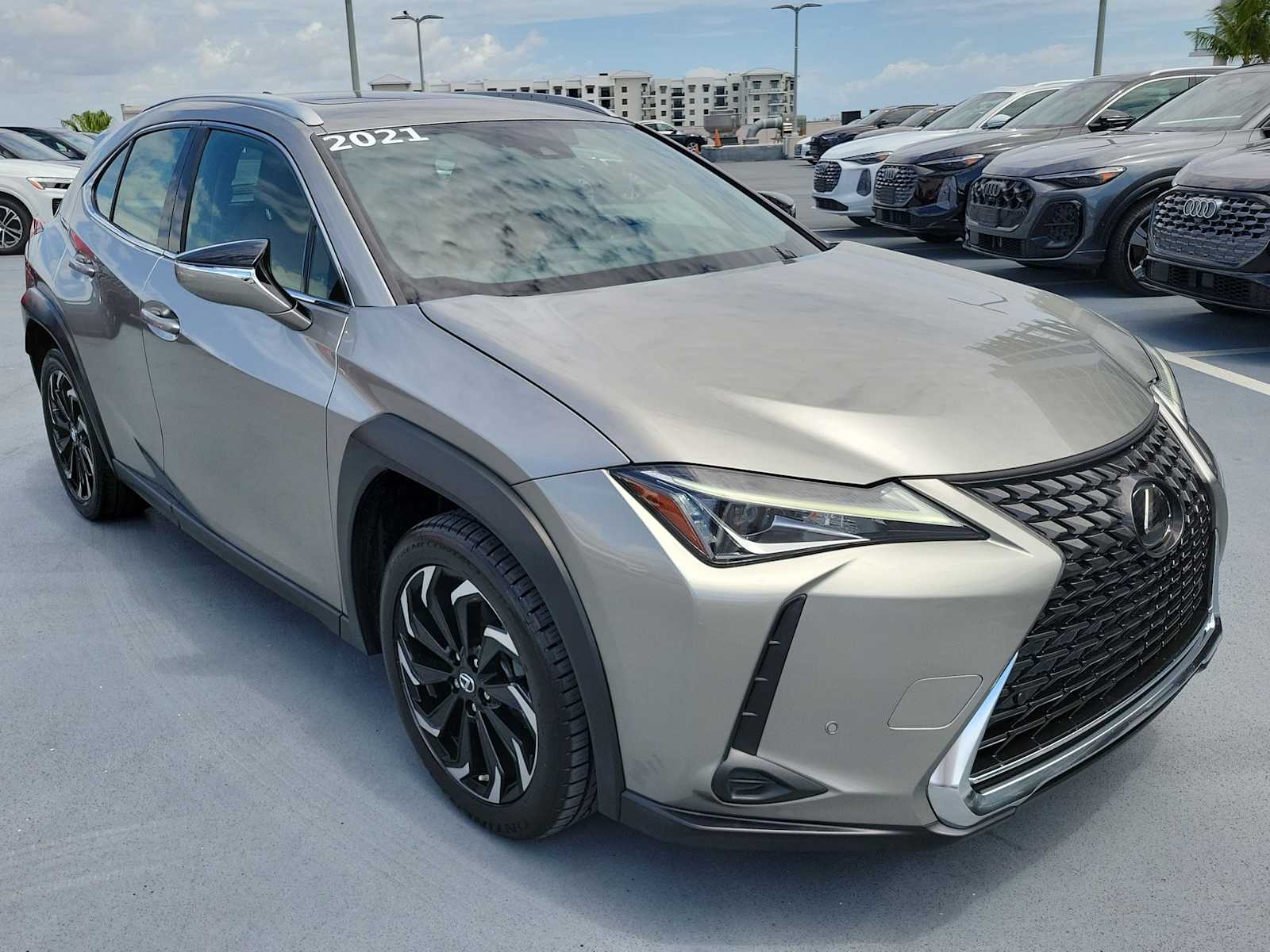 Thumbnail: 2021 Lexus UX - 8
