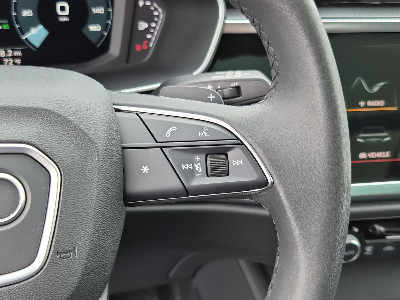 Thumbnail: 2025 Audi Q3 - 22