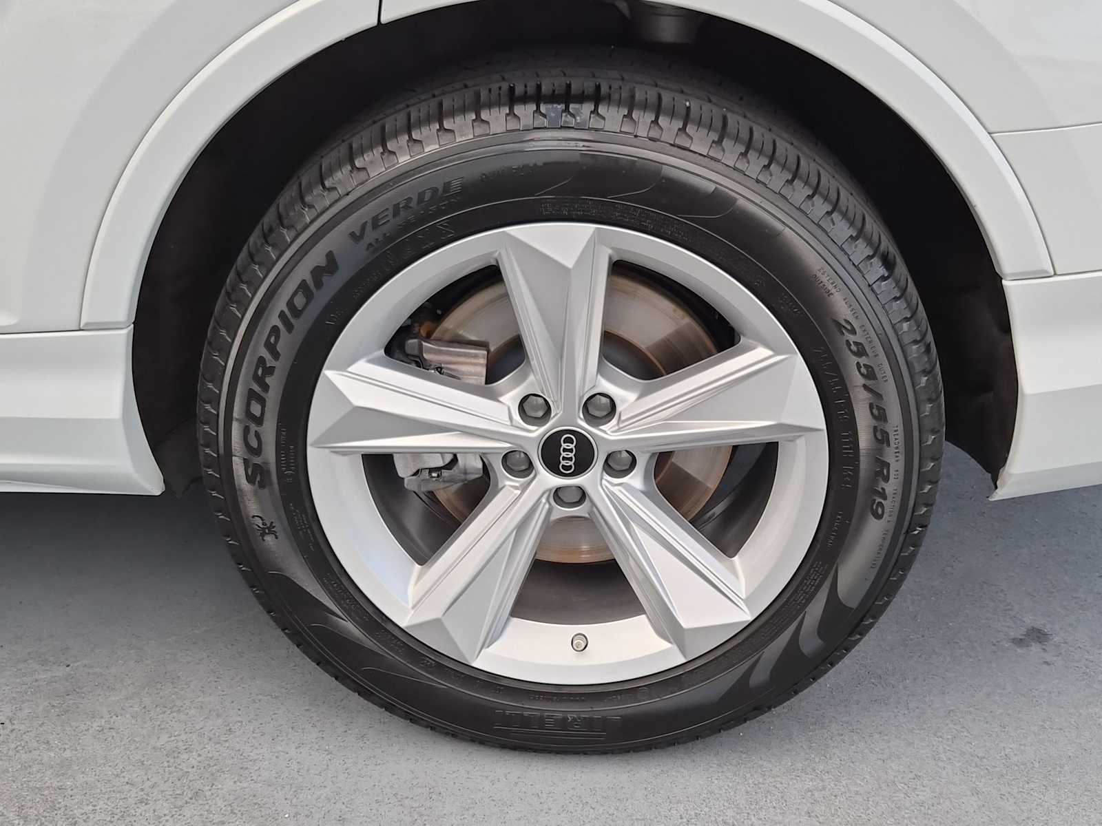 Thumbnail: 2023 Audi Q7 - 12