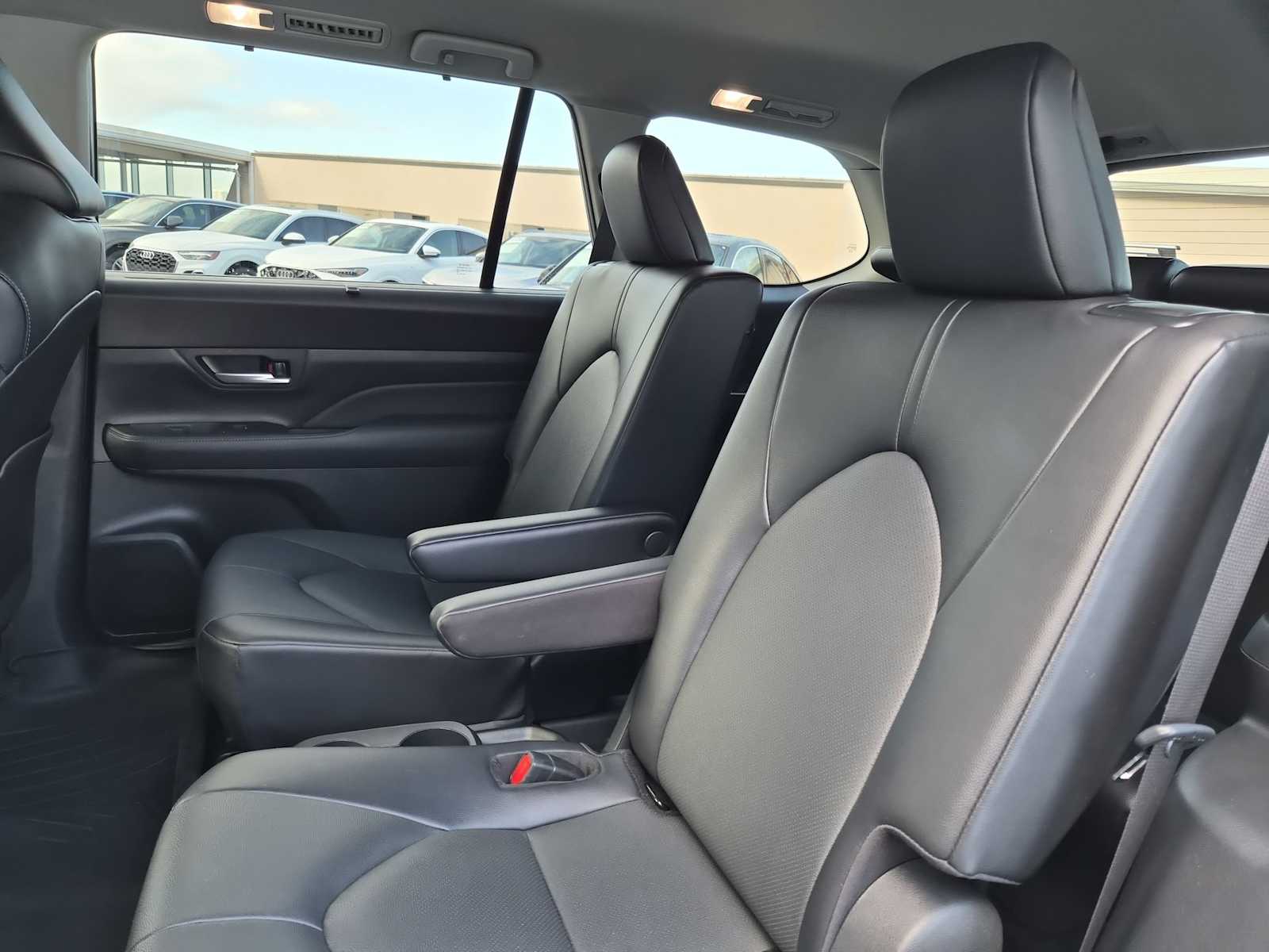 Thumbnail: 2024 Toyota Grand Highlander - 18