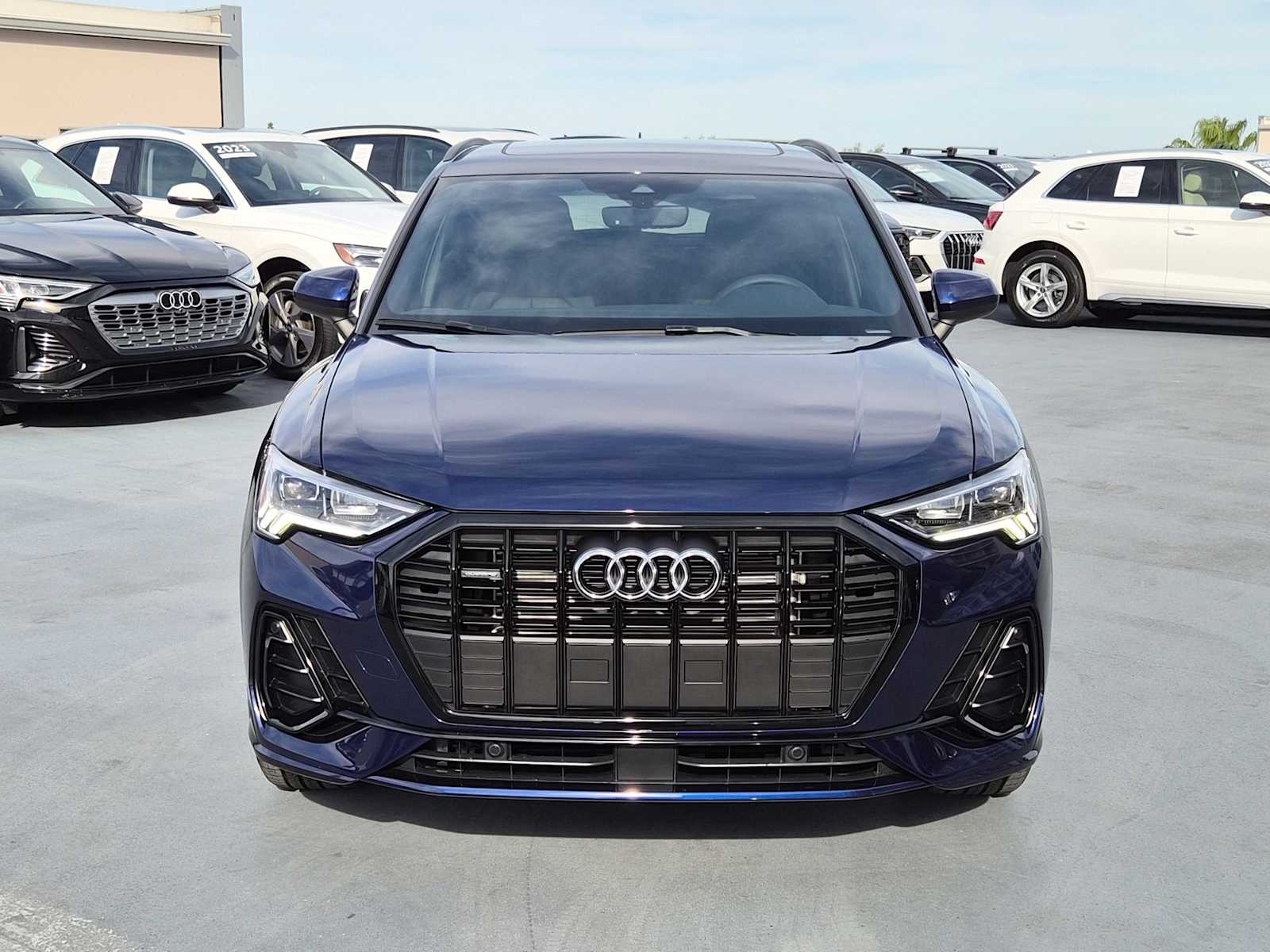 Thumbnail: 2025 Audi Q3 - 9