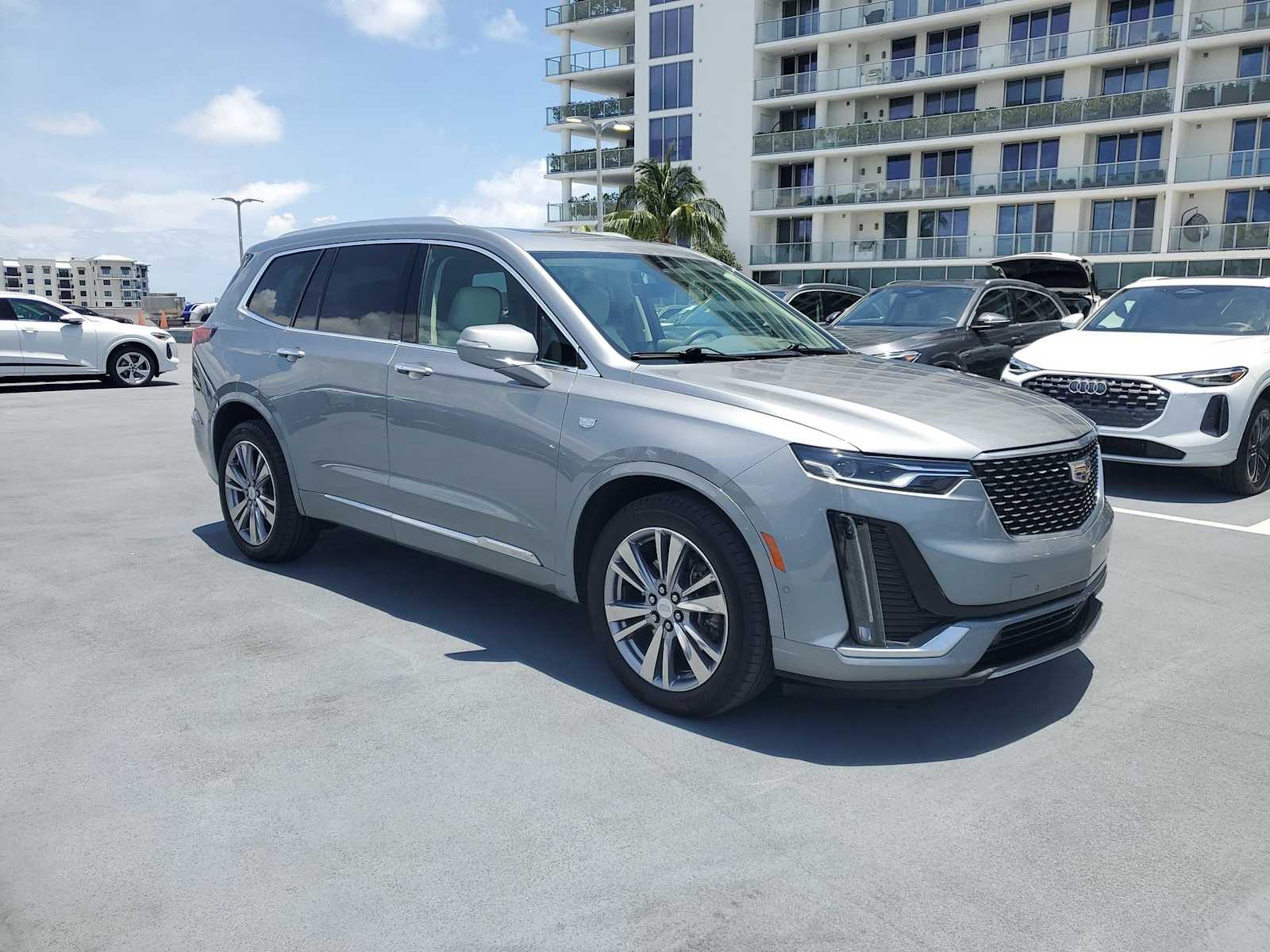 Thumbnail: 2023 Cadillac XT6 - 8