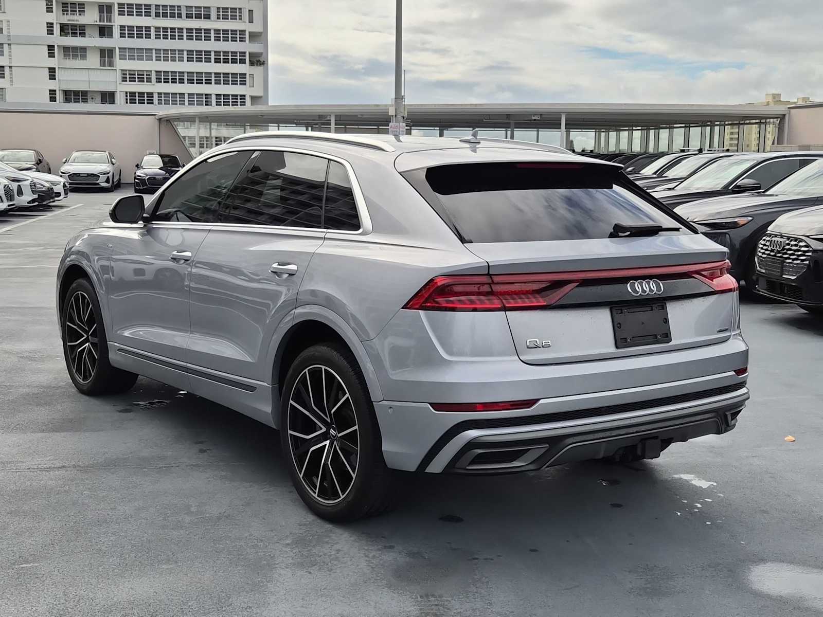 Thumbnail: 2021 Audi Q8 - 4
